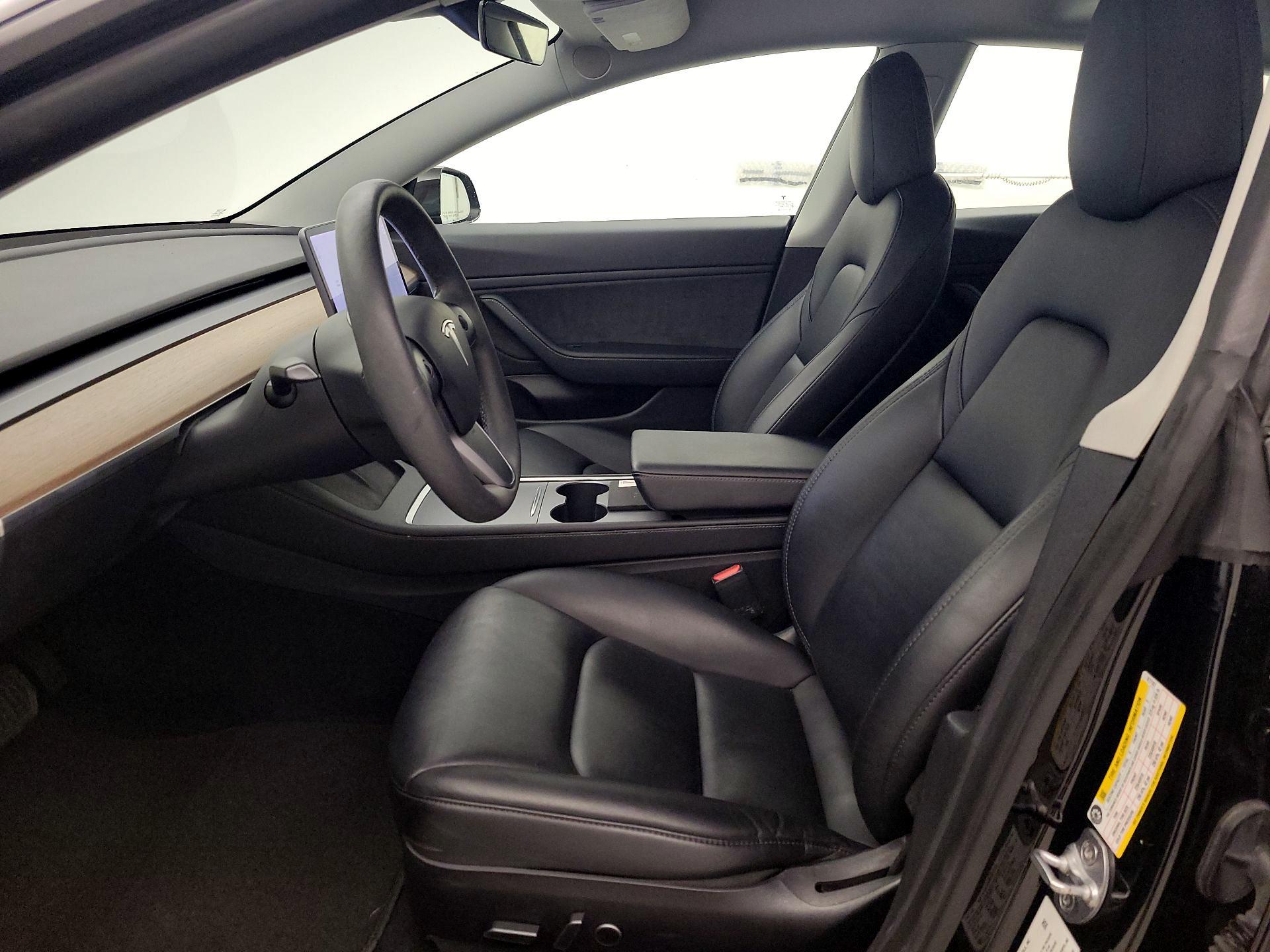 Thumbnail: 2021 Tesla Model 3 - 11