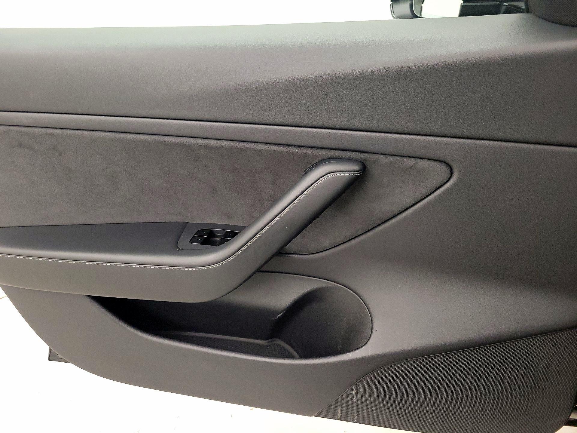 Thumbnail: 2021 Tesla Model 3 - 12