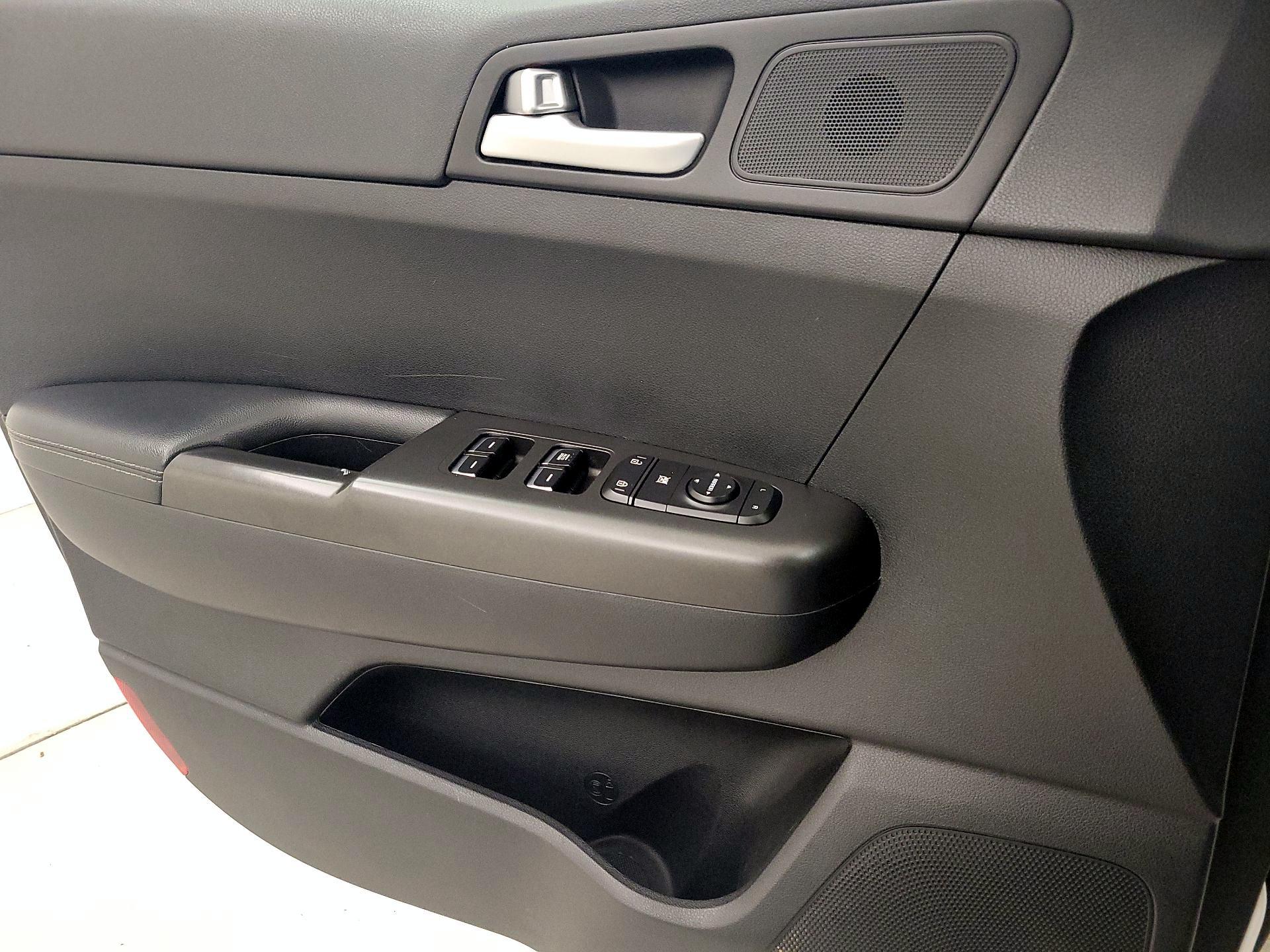 Thumbnail: 2017 Kia Sportage - 12