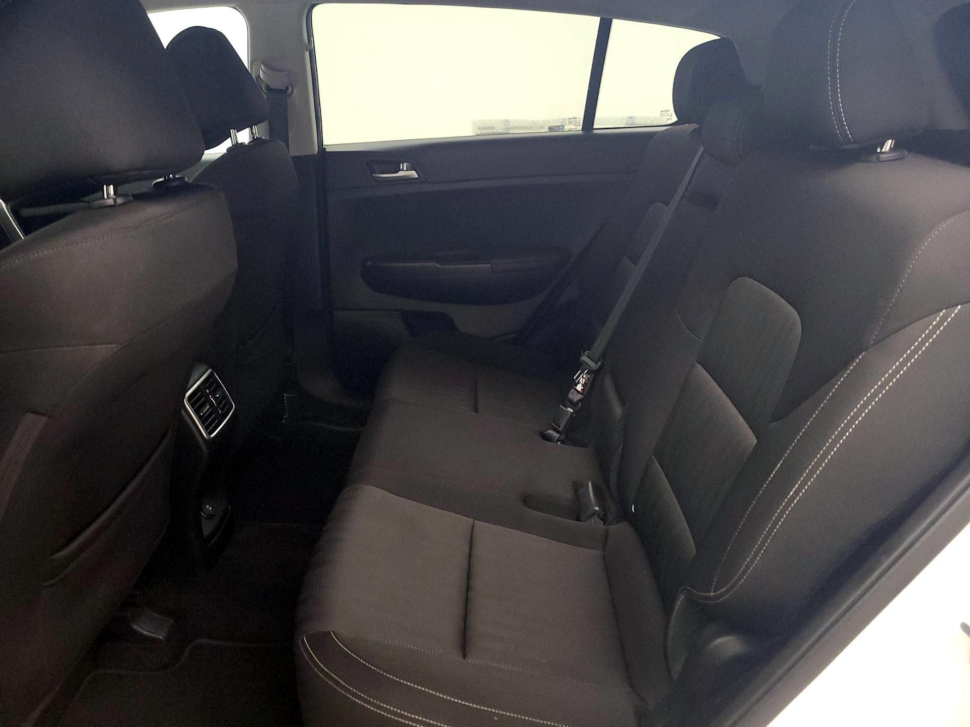 Thumbnail: 2017 Kia Sportage - 19