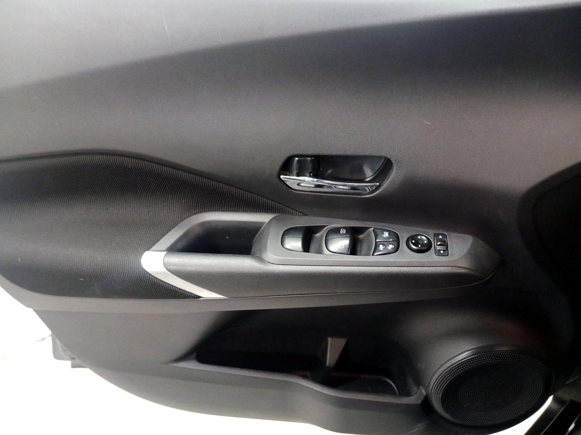 Thumbnail: 2022 Nissan Kicks - 10