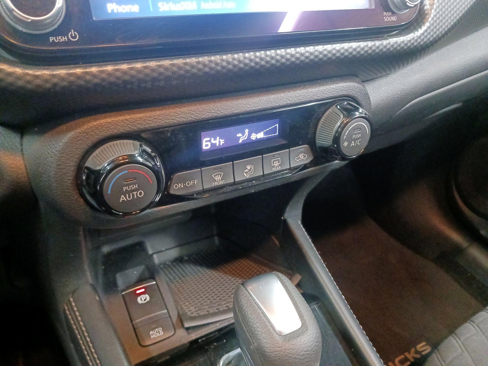 Thumbnail: 2022 Nissan Kicks - 13