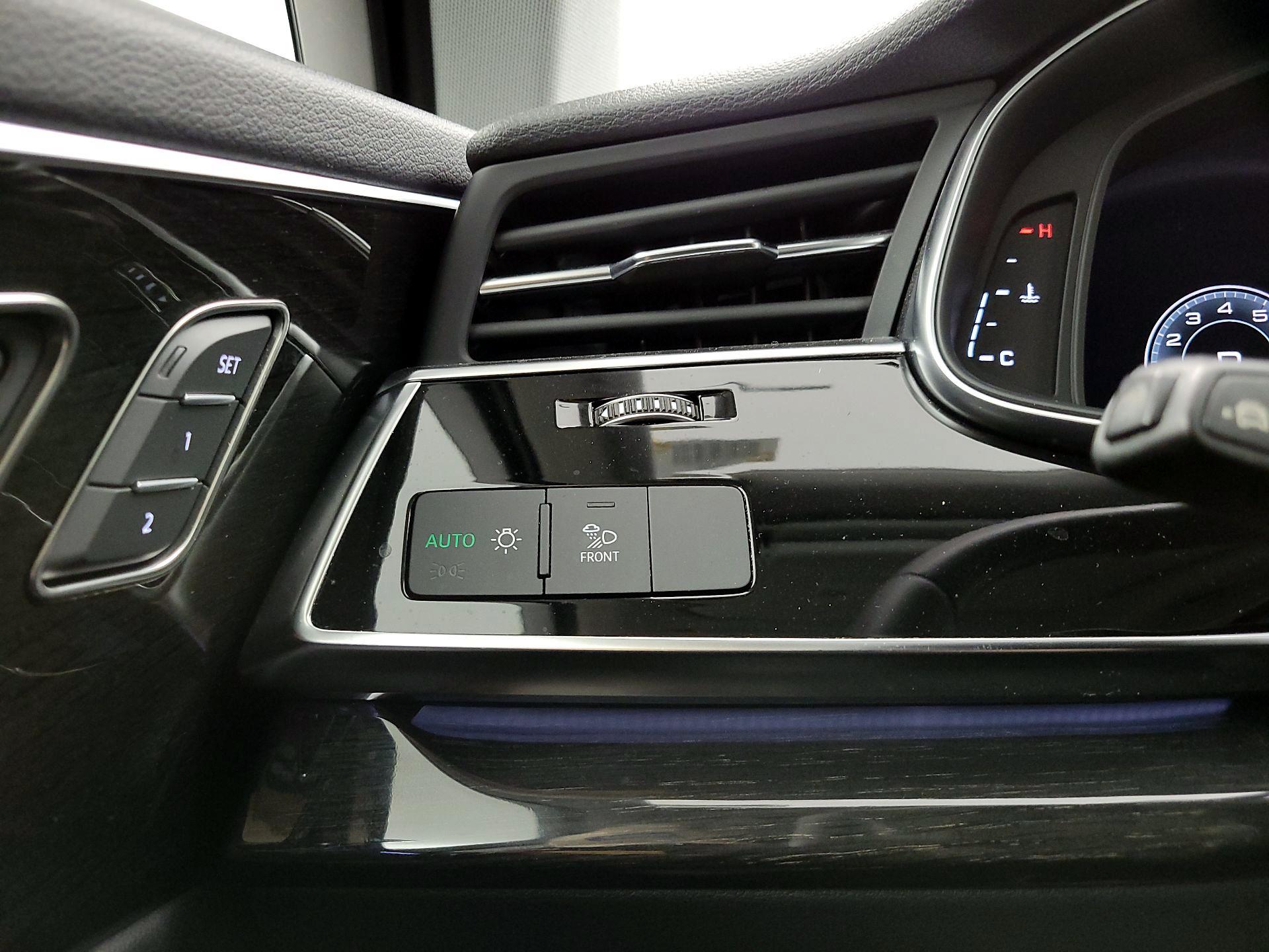 Thumbnail: 2023 Audi Q7 - 13