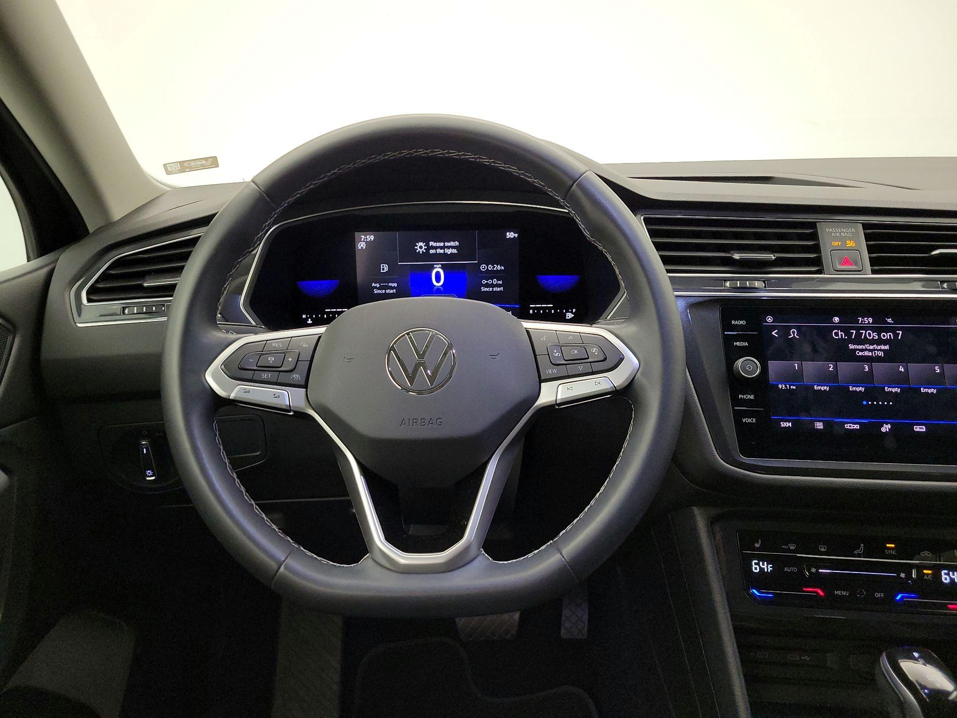 Thumbnail: 2023 Volkswagen Tiguan - 10