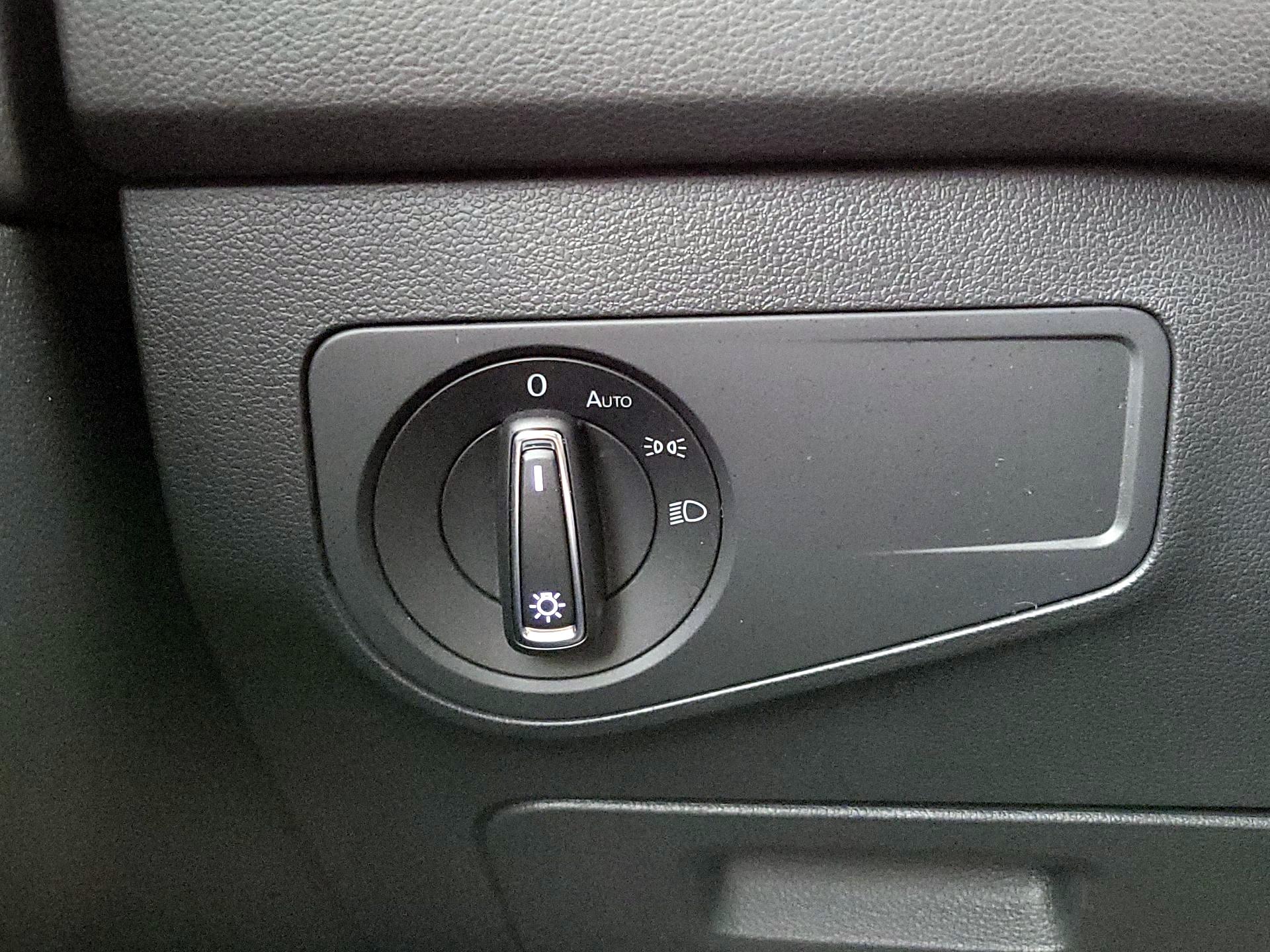 Thumbnail: 2023 Volkswagen Tiguan - 13