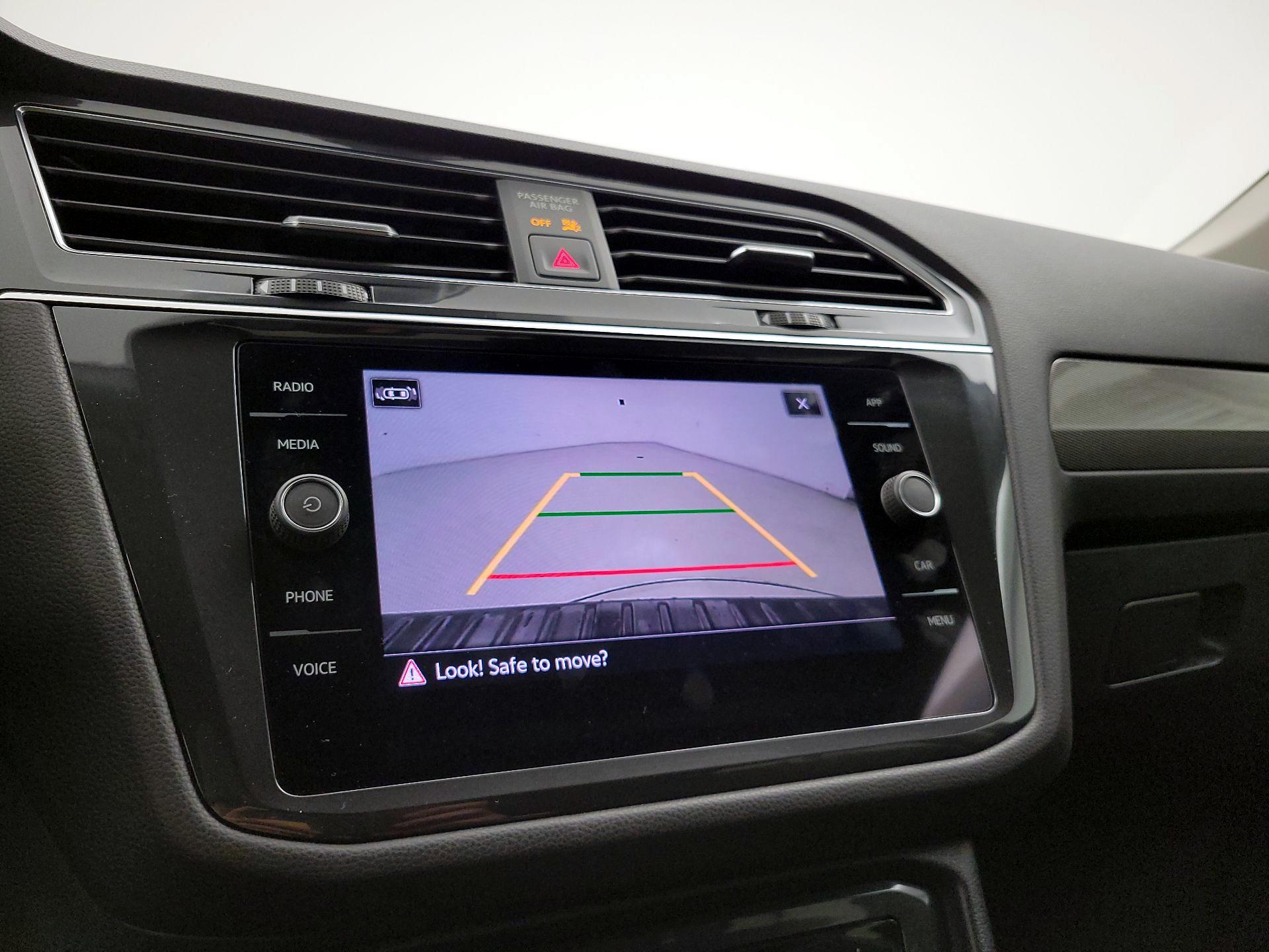 Thumbnail: 2023 Volkswagen Tiguan - 14