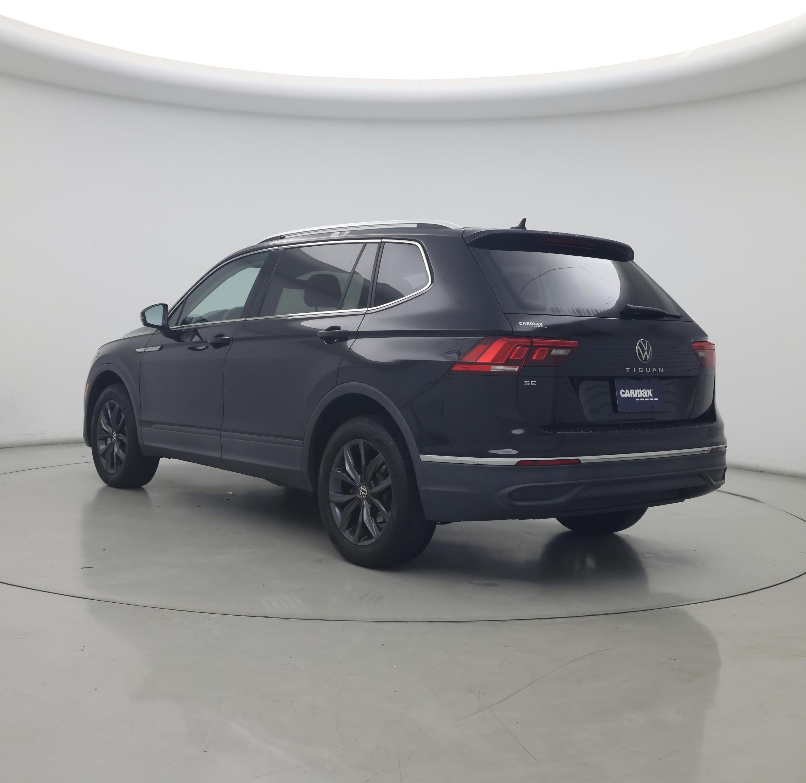 Thumbnail: 2023 Volkswagen Tiguan - 2