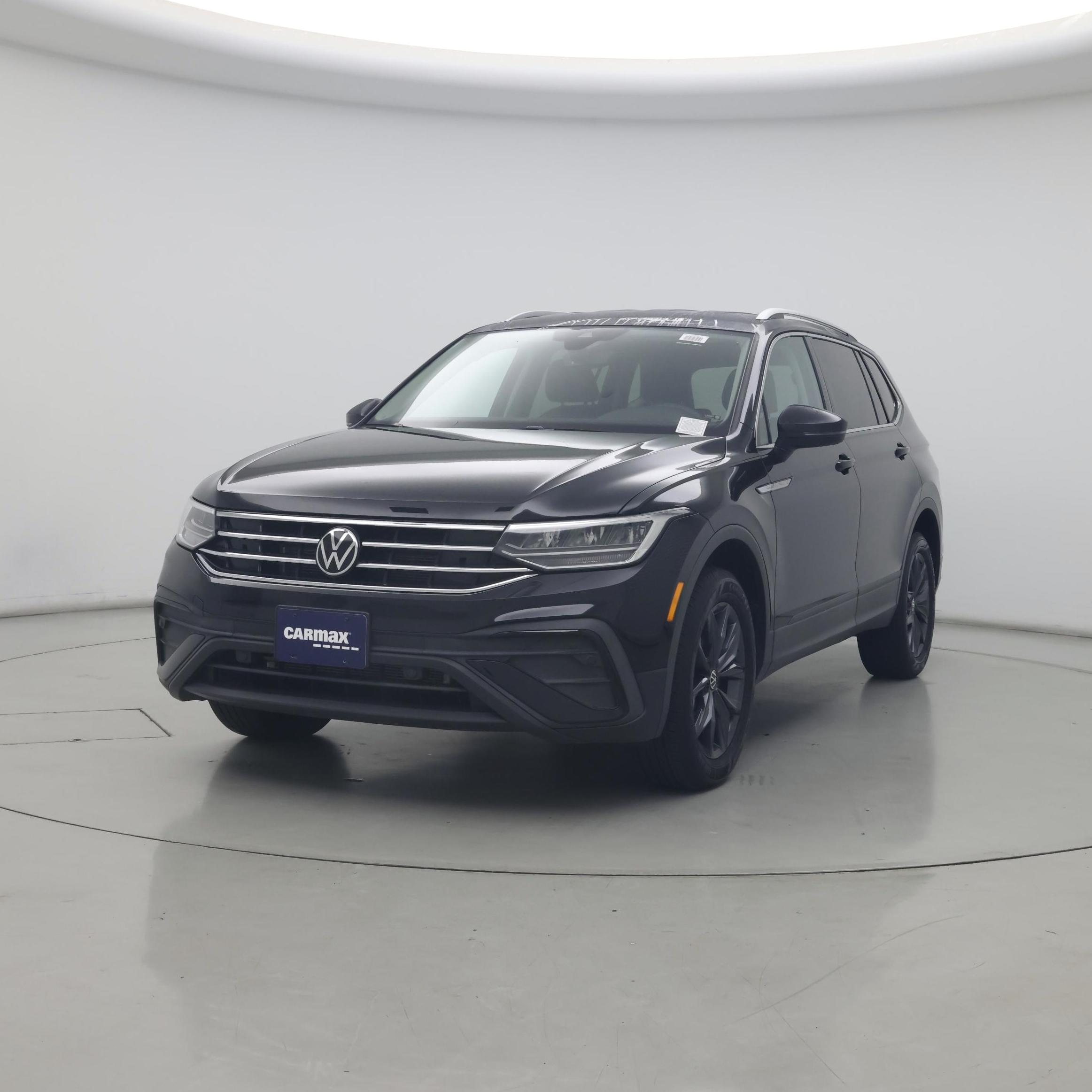 Thumbnail: 2023 Volkswagen Tiguan - 4