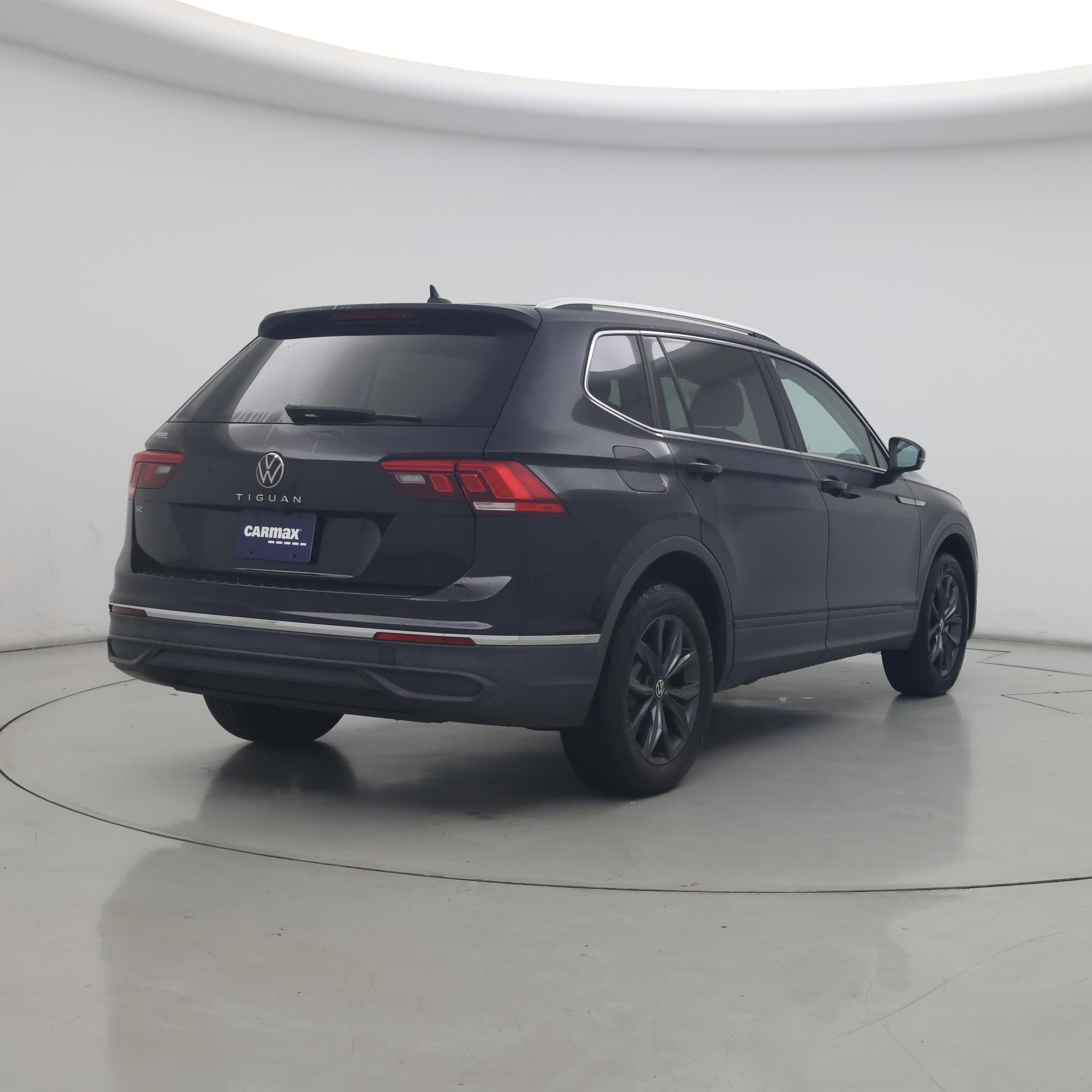 Thumbnail: 2023 Volkswagen Tiguan - 8