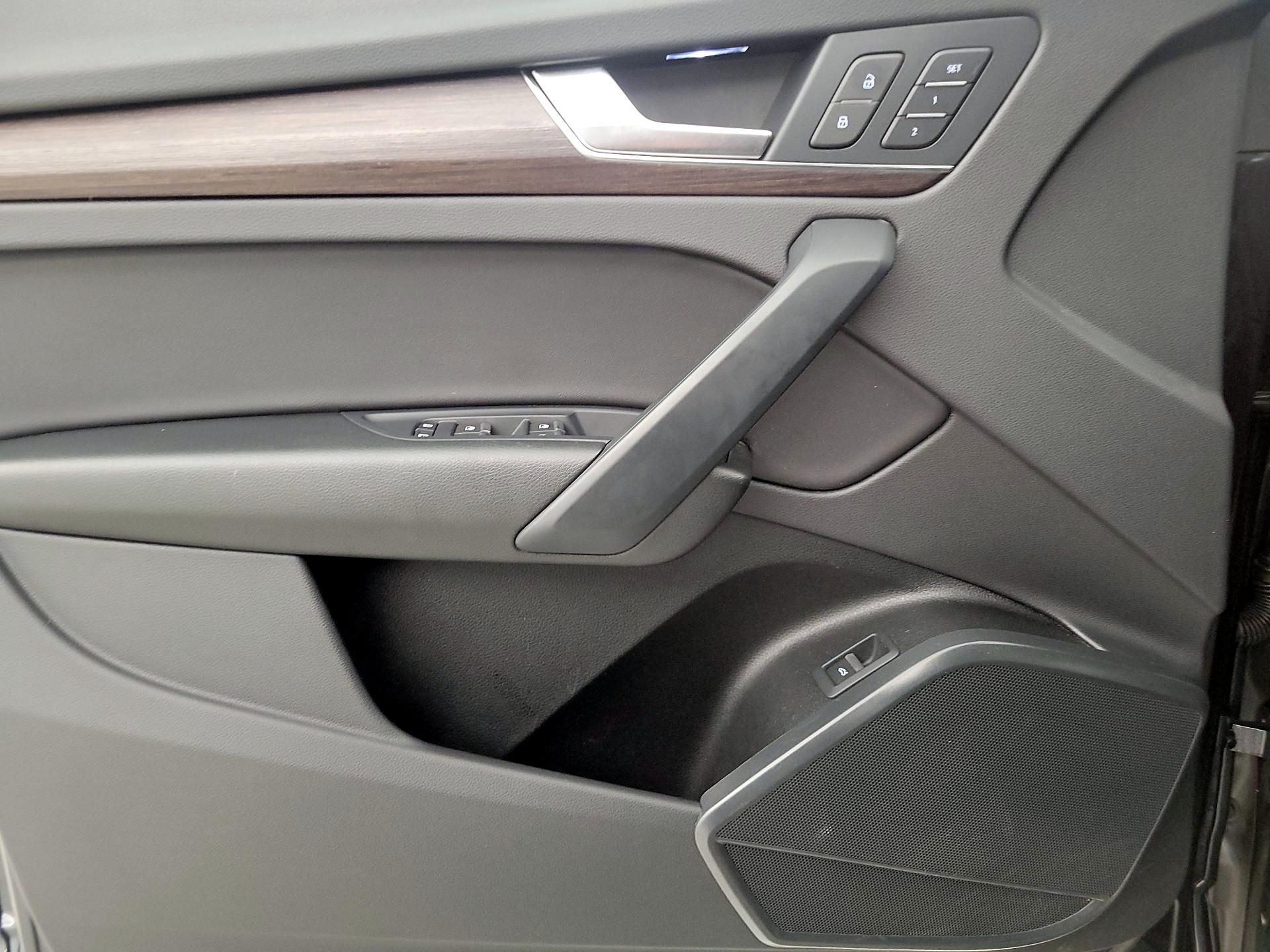 Thumbnail: 2023 Audi Q5 - 12