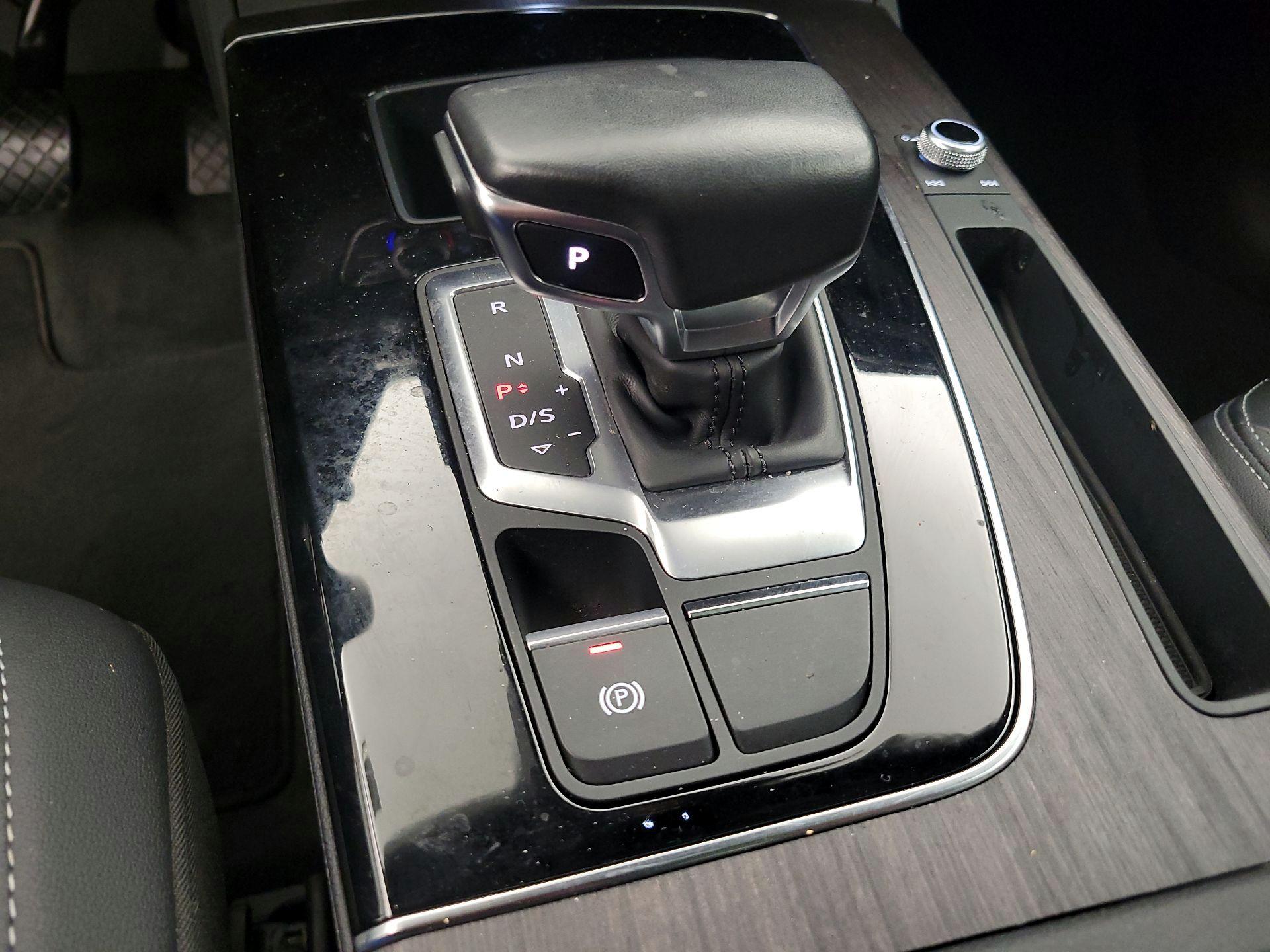 Thumbnail: 2023 Audi Q5 - 17