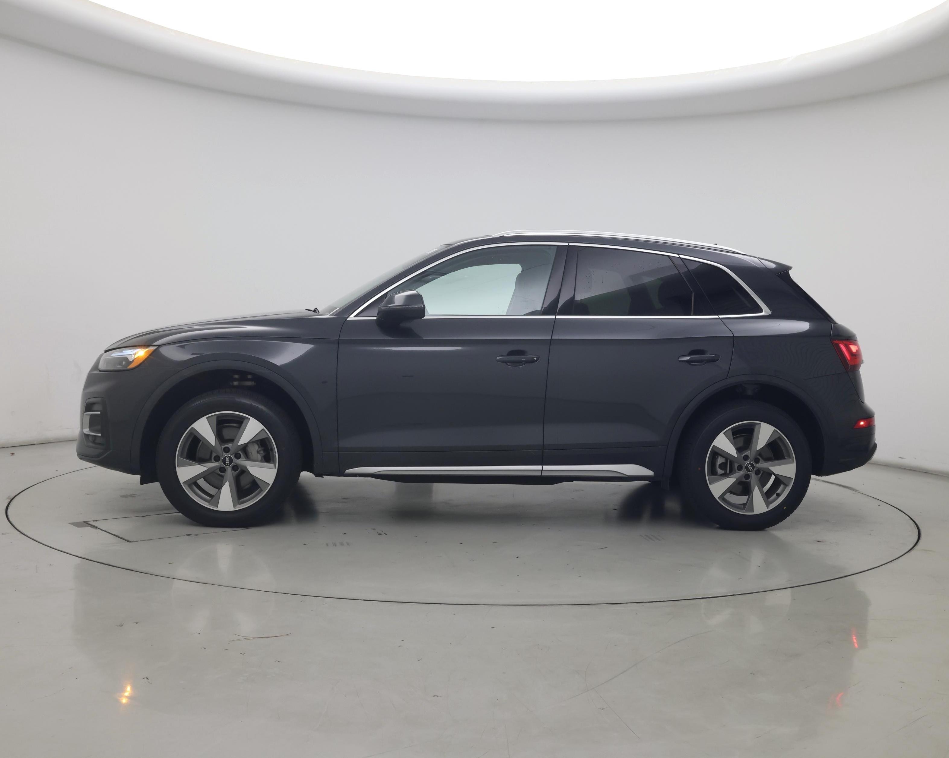 Thumbnail: 2023 Audi Q5 - 3