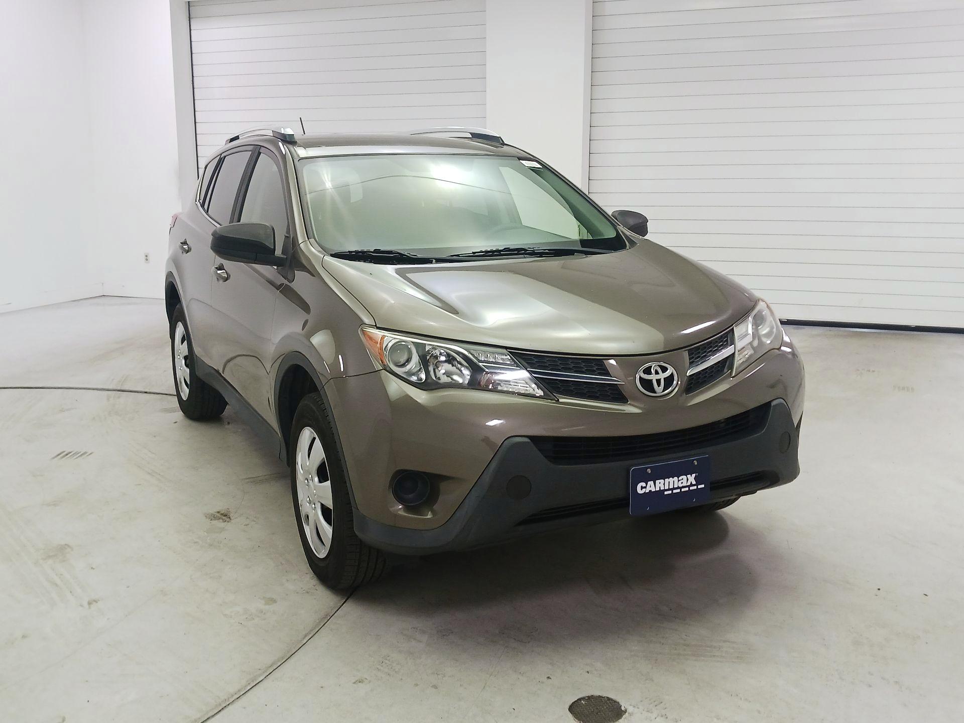 Thumbnail: 2015 Toyota RAV4 - 1