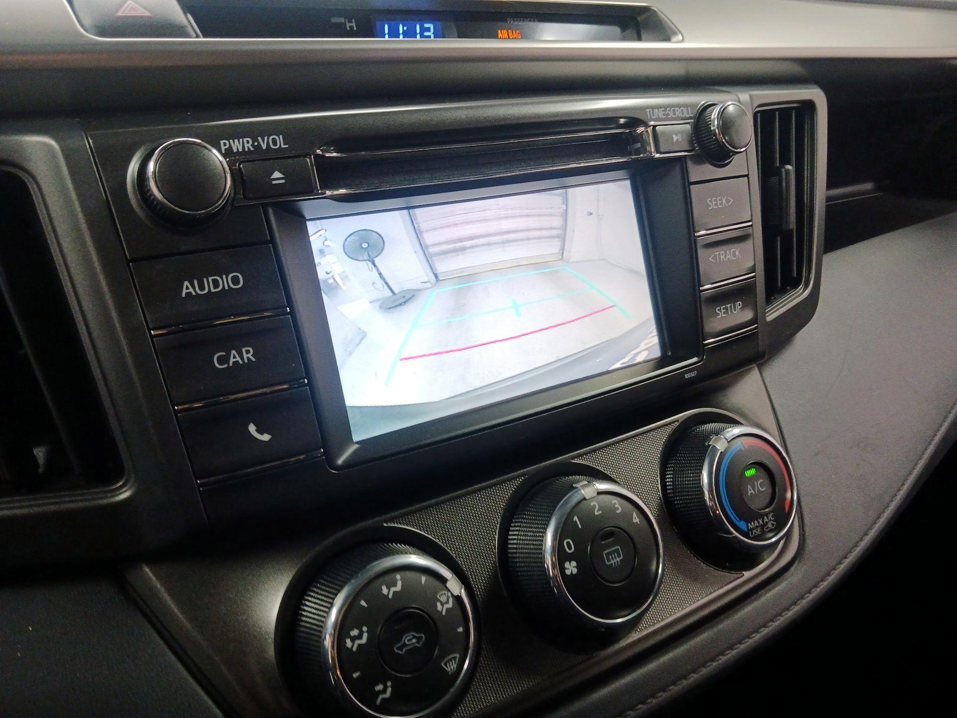 Thumbnail: 2015 Toyota RAV4 - 11