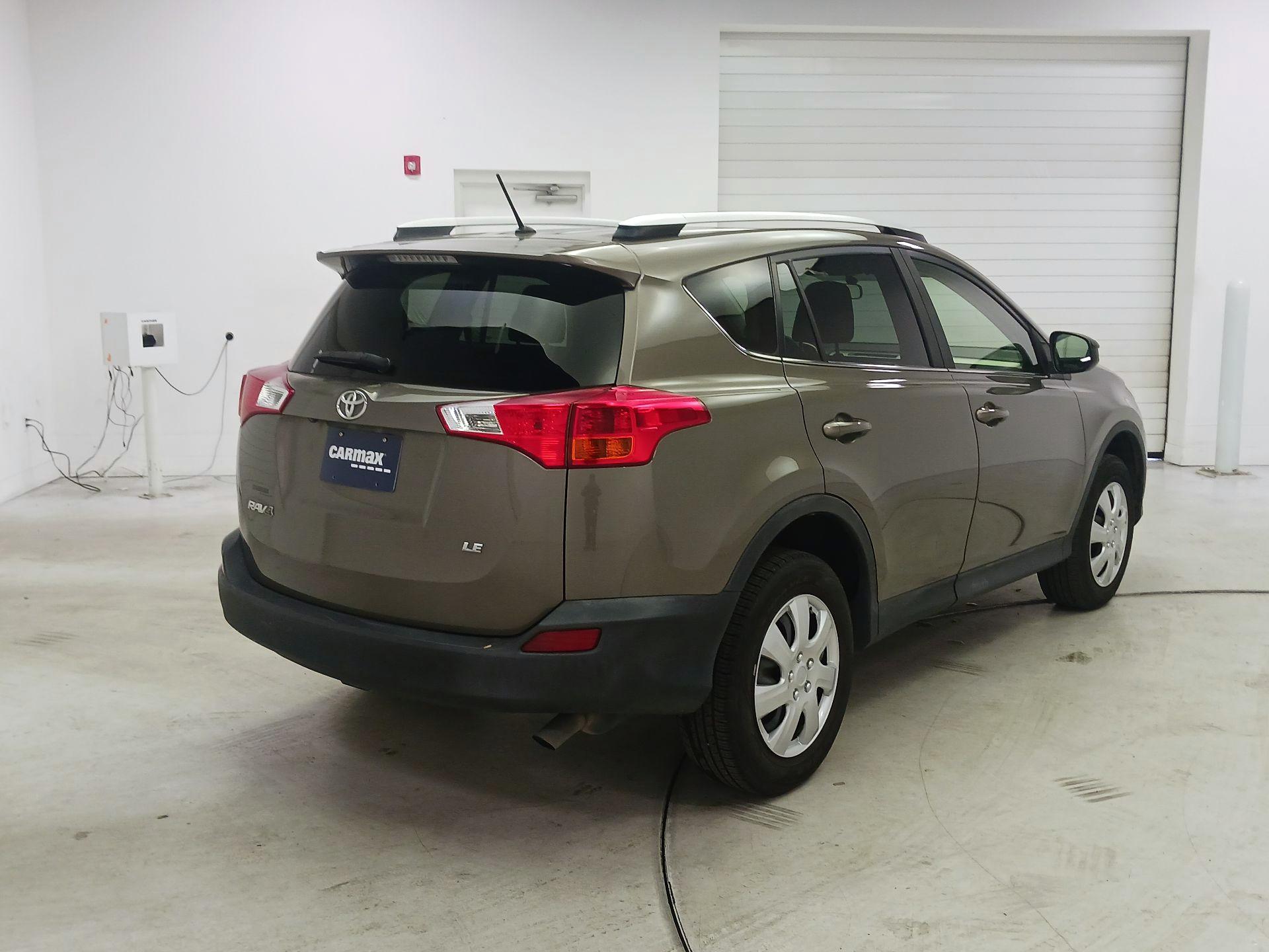 Thumbnail: 2015 Toyota RAV4 - 5