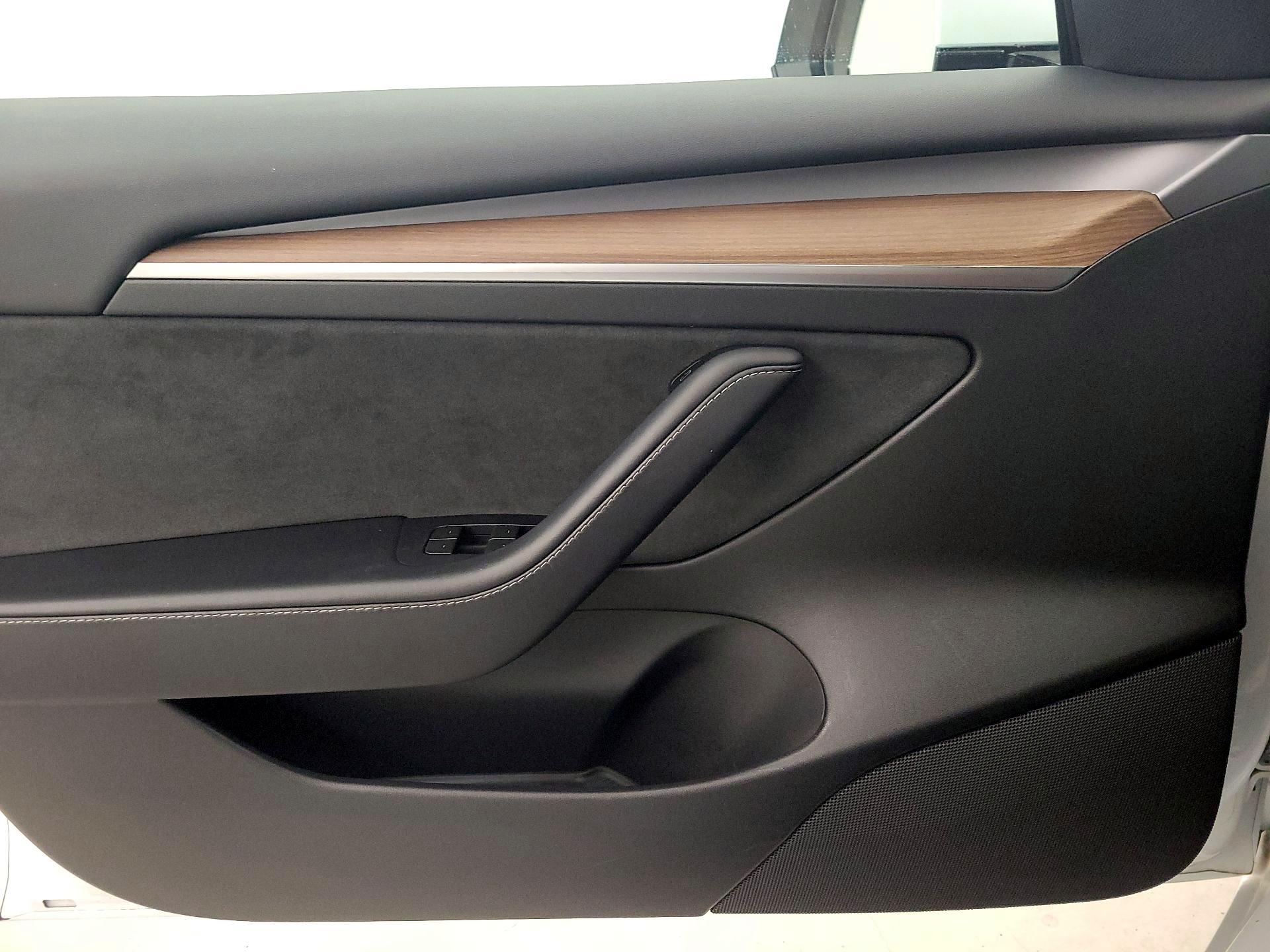 Thumbnail: 2022 Tesla Model 3 - 12