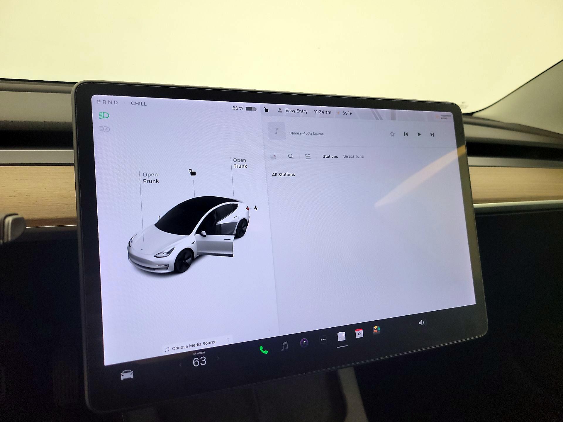 Thumbnail: 2022 Tesla Model 3 - 15