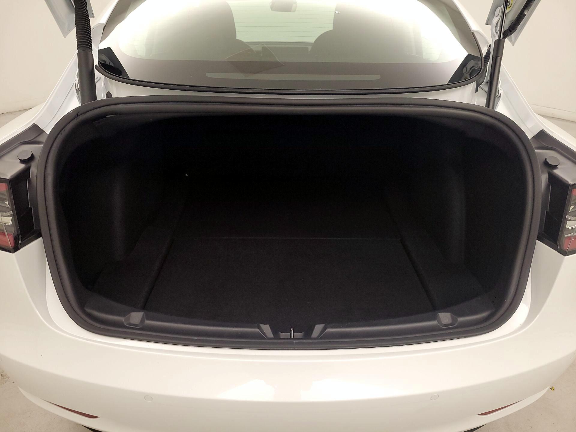 Thumbnail: 2022 Tesla Model 3 - 19