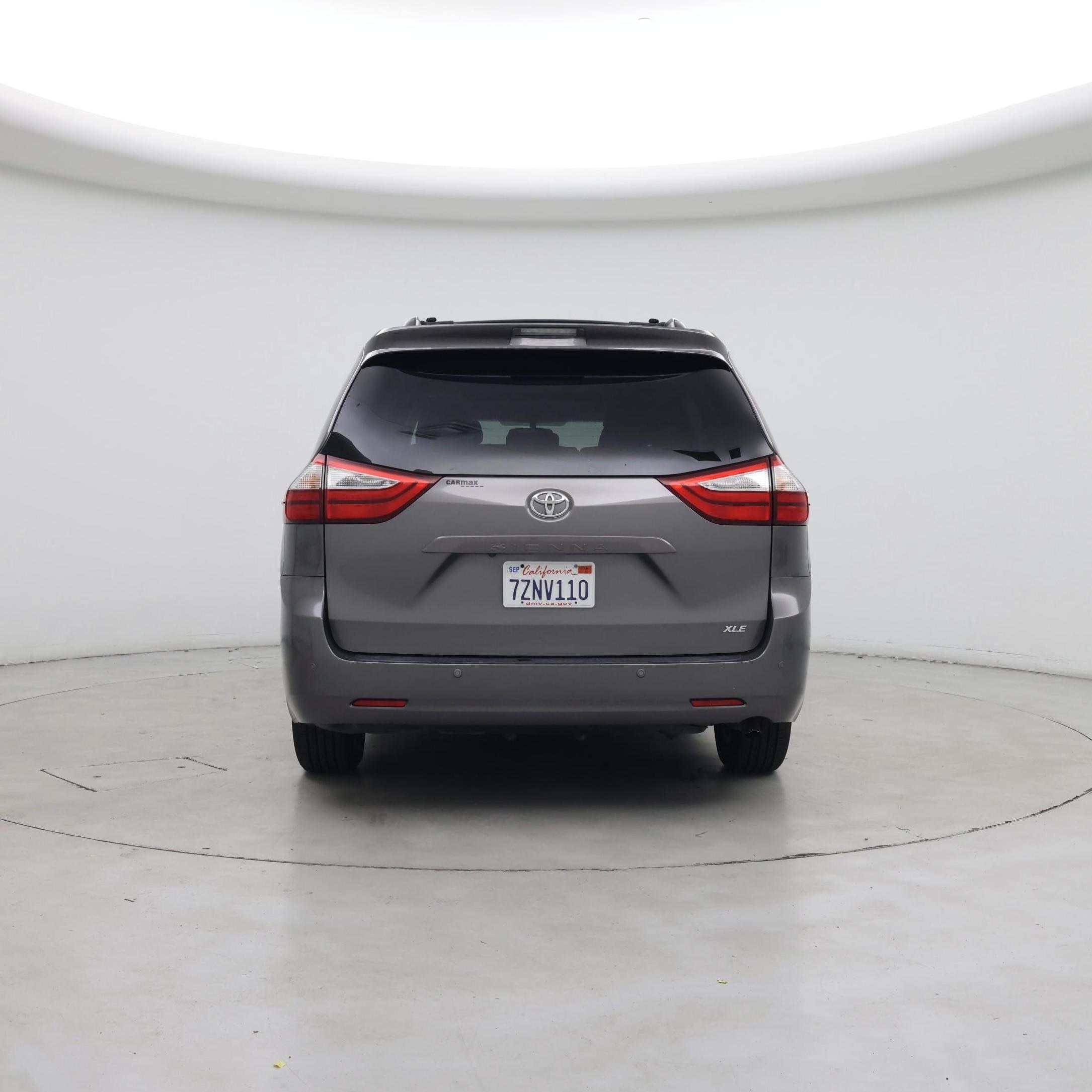 Thumbnail: 2017 Toyota Sienna - 6