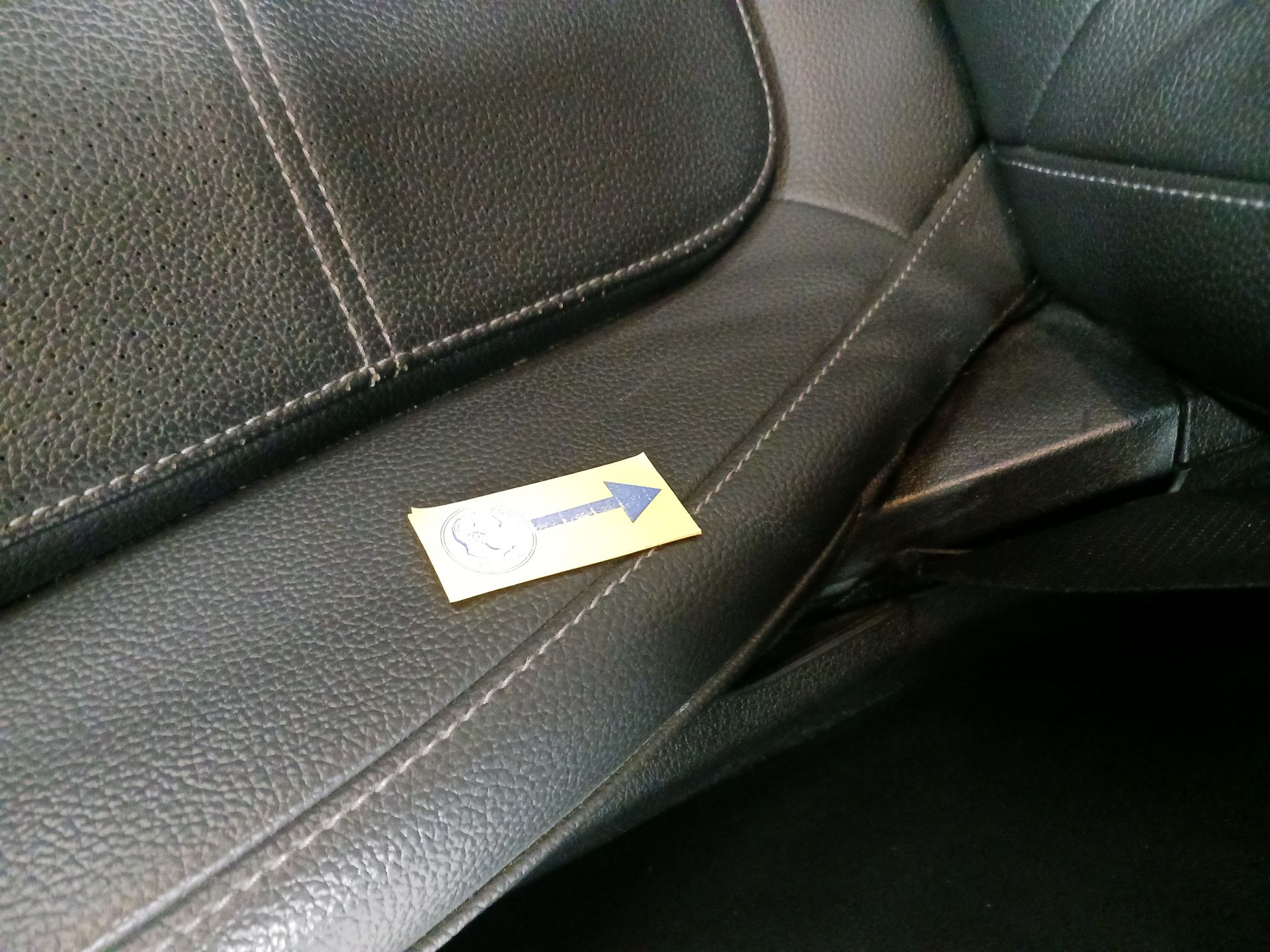 Thumbnail: 2023 Mercedes-Benz C-Class - 19