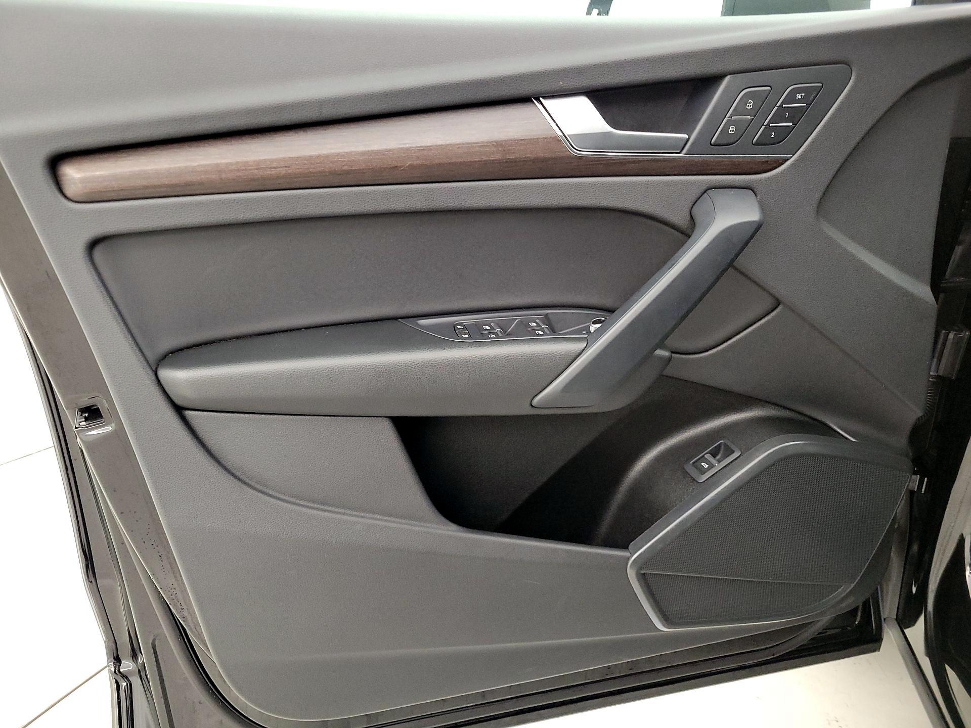 Thumbnail: 2023 Audi Q5 - 12