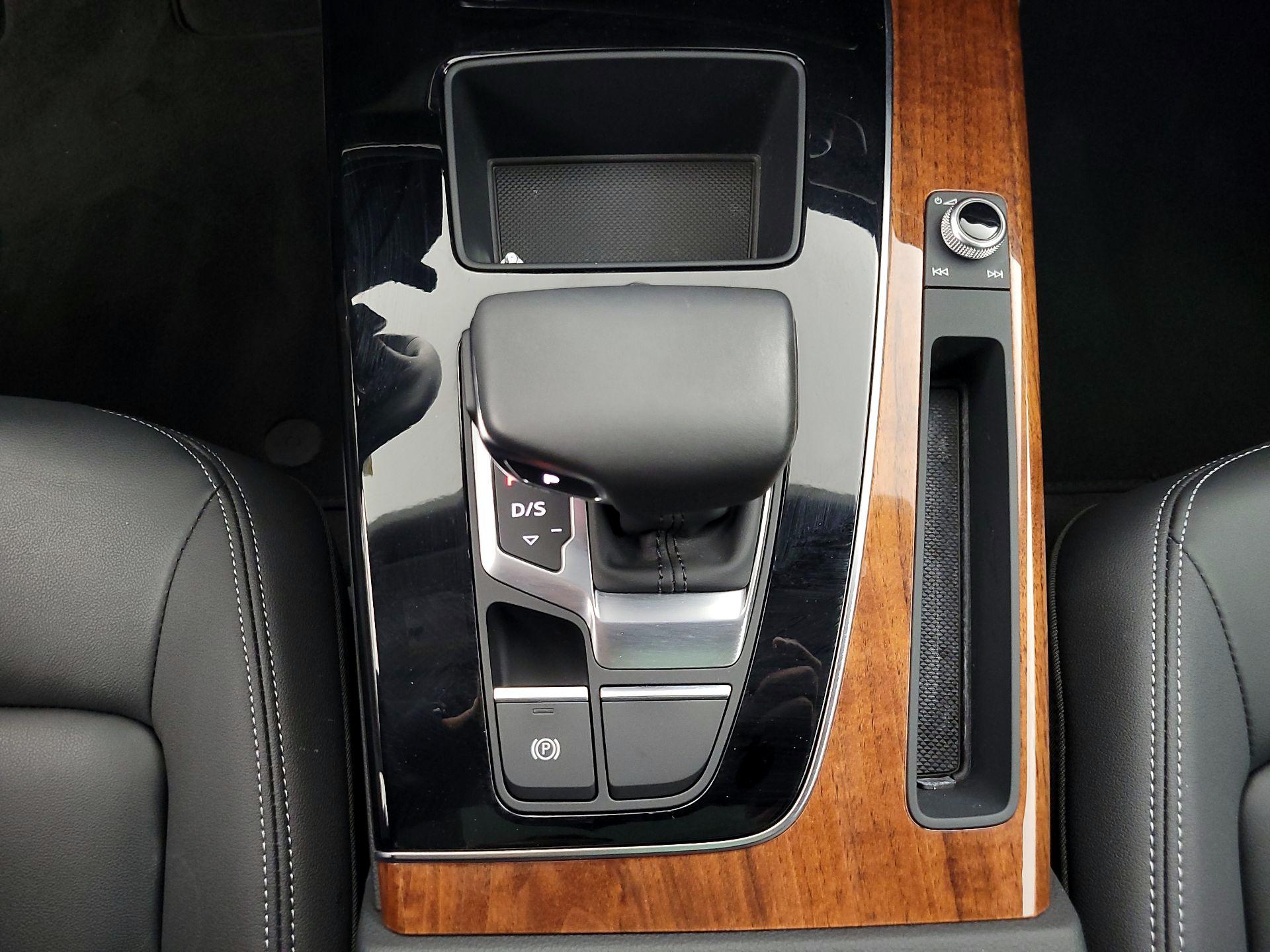 Thumbnail: 2023 Audi Q5 - 17