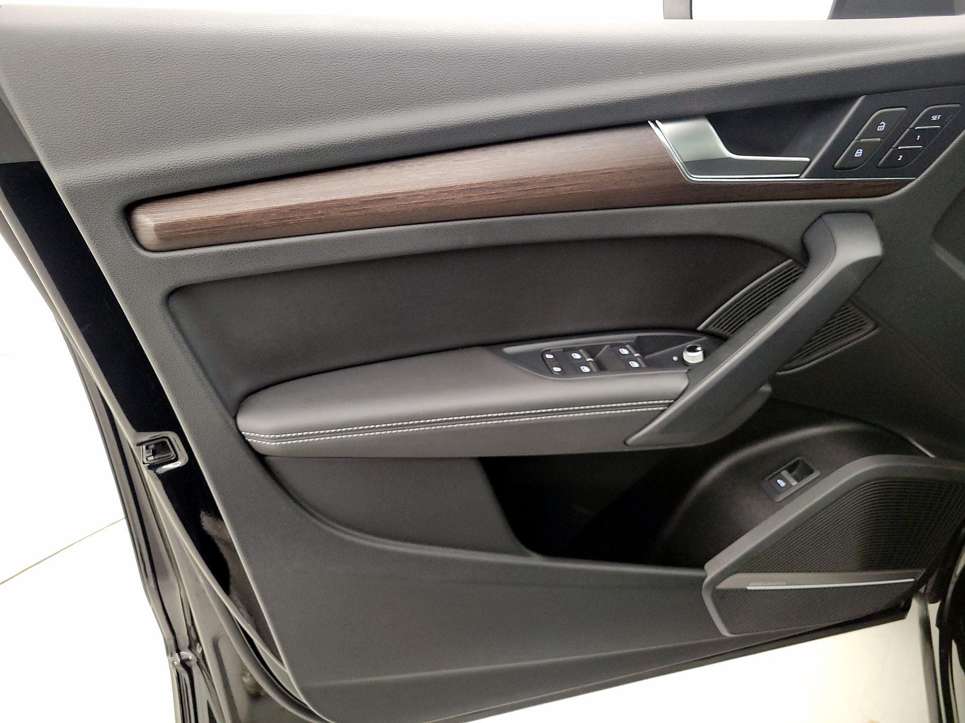 Thumbnail: 2023 Audi Q5 - 12