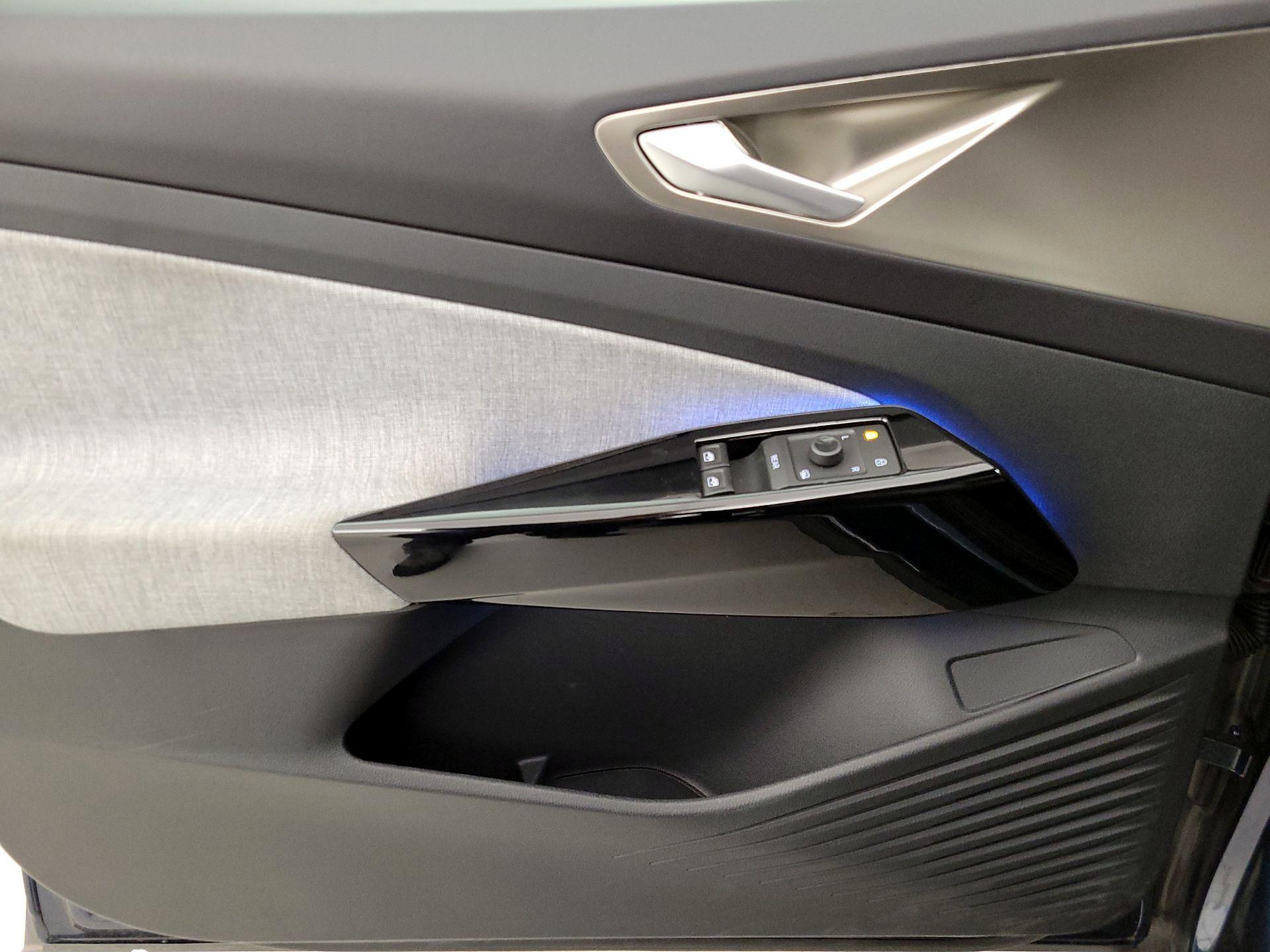 Thumbnail: 2023 Volkswagen ID.4 - 12