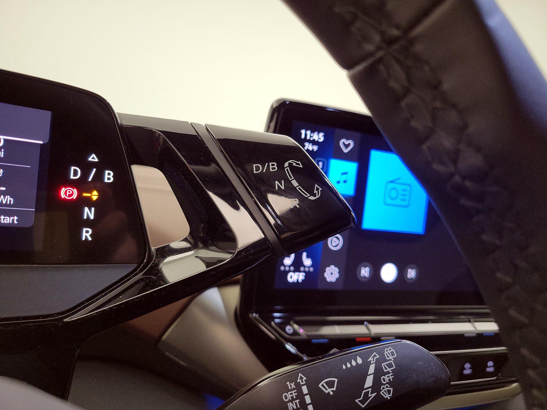 Thumbnail: 2023 Volkswagen ID.4 - 17