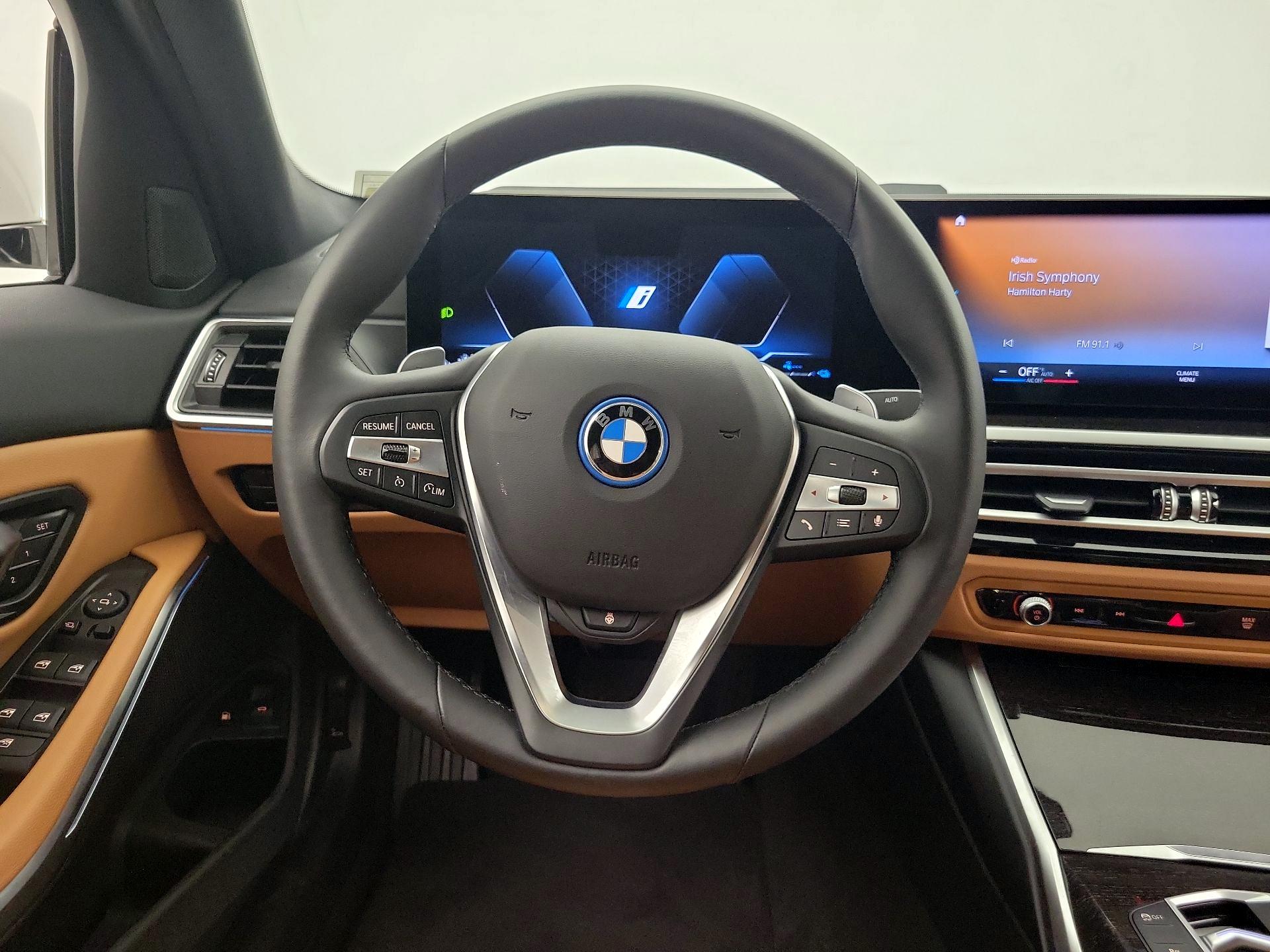 Thumbnail: 2024 BMW 3 Series - 10