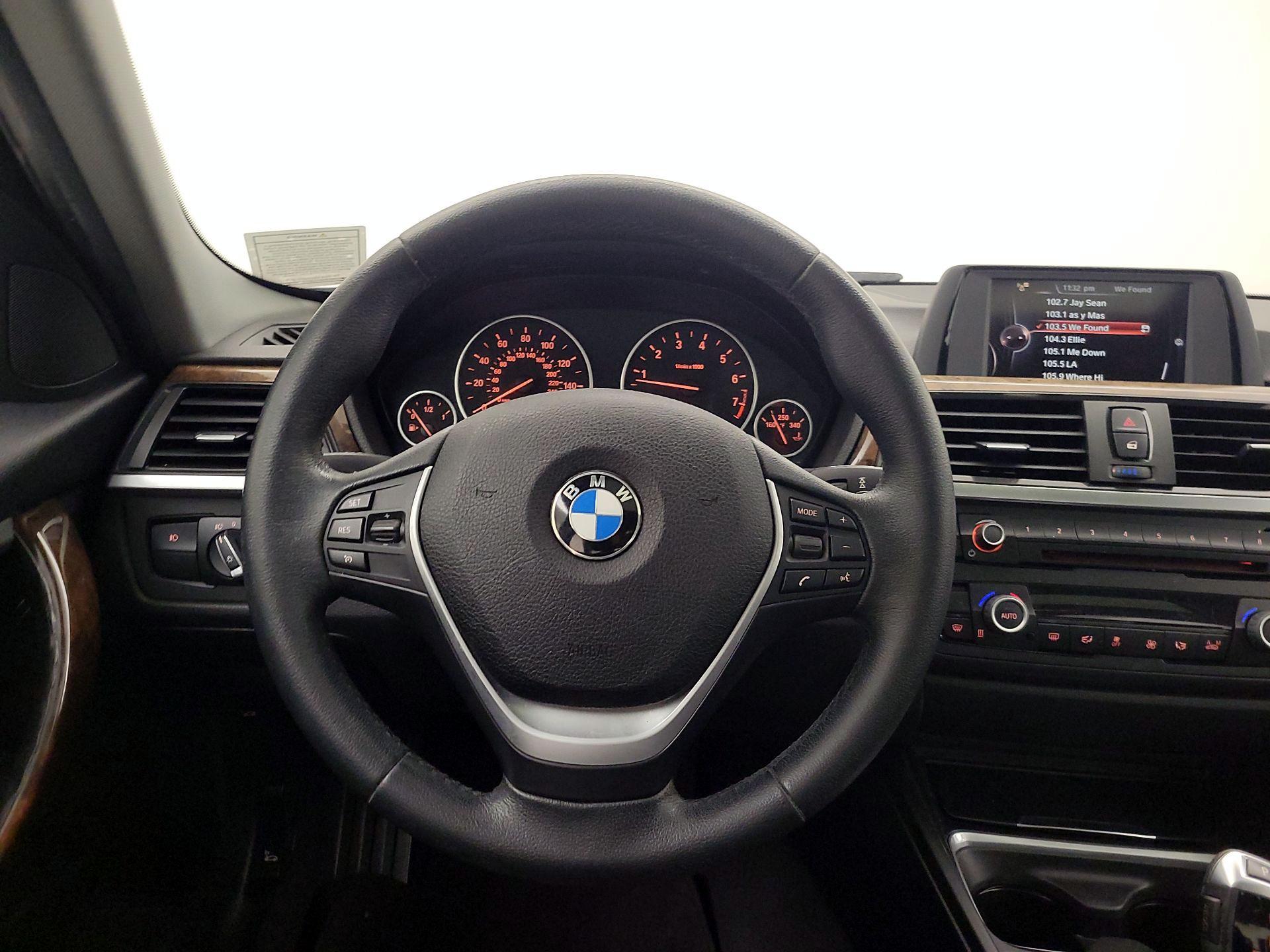 Thumbnail: 2015 BMW 3 Series - 10