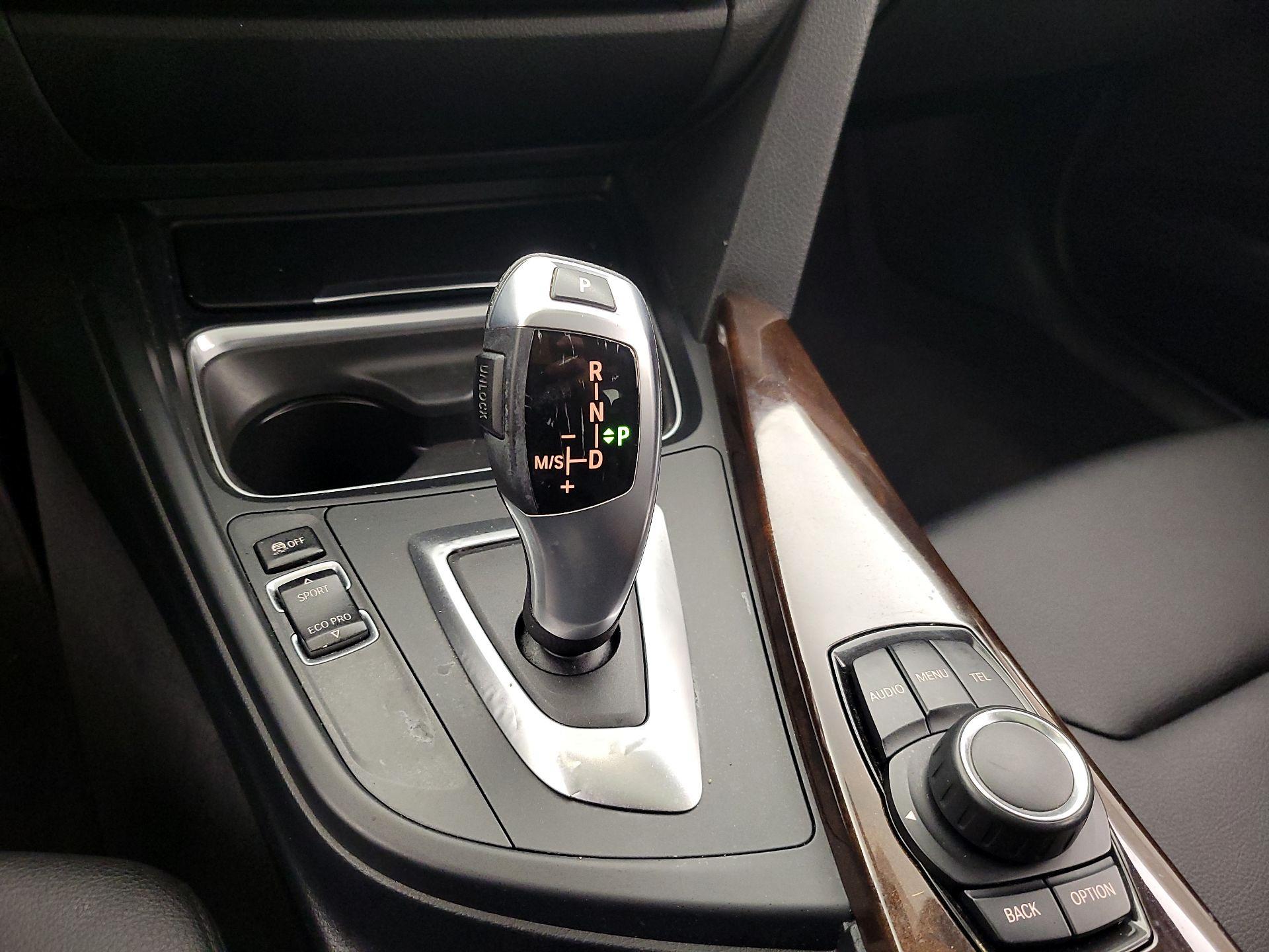 Thumbnail: 2015 BMW 3 Series - 16