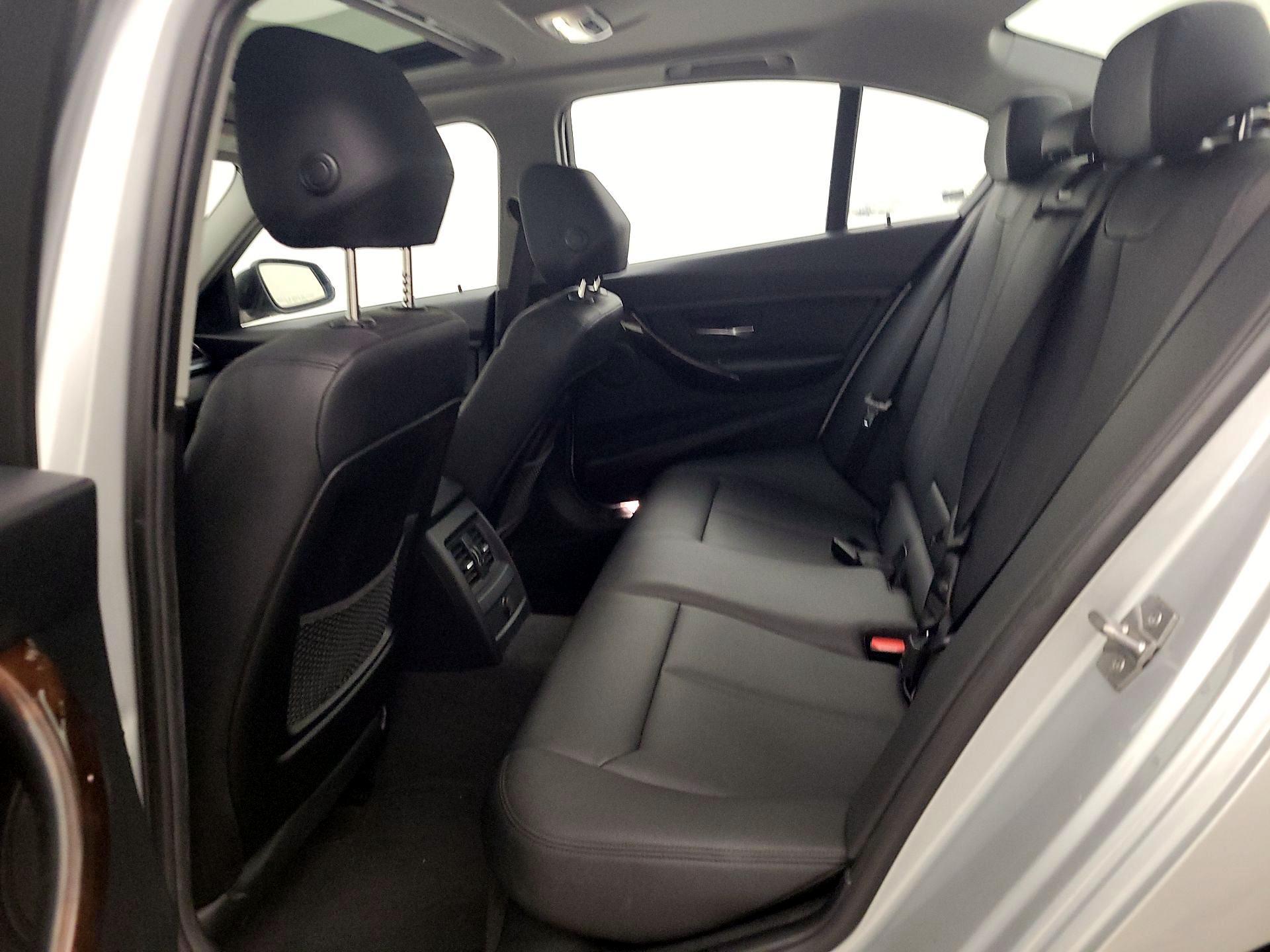 Thumbnail: 2015 BMW 3 Series - 19