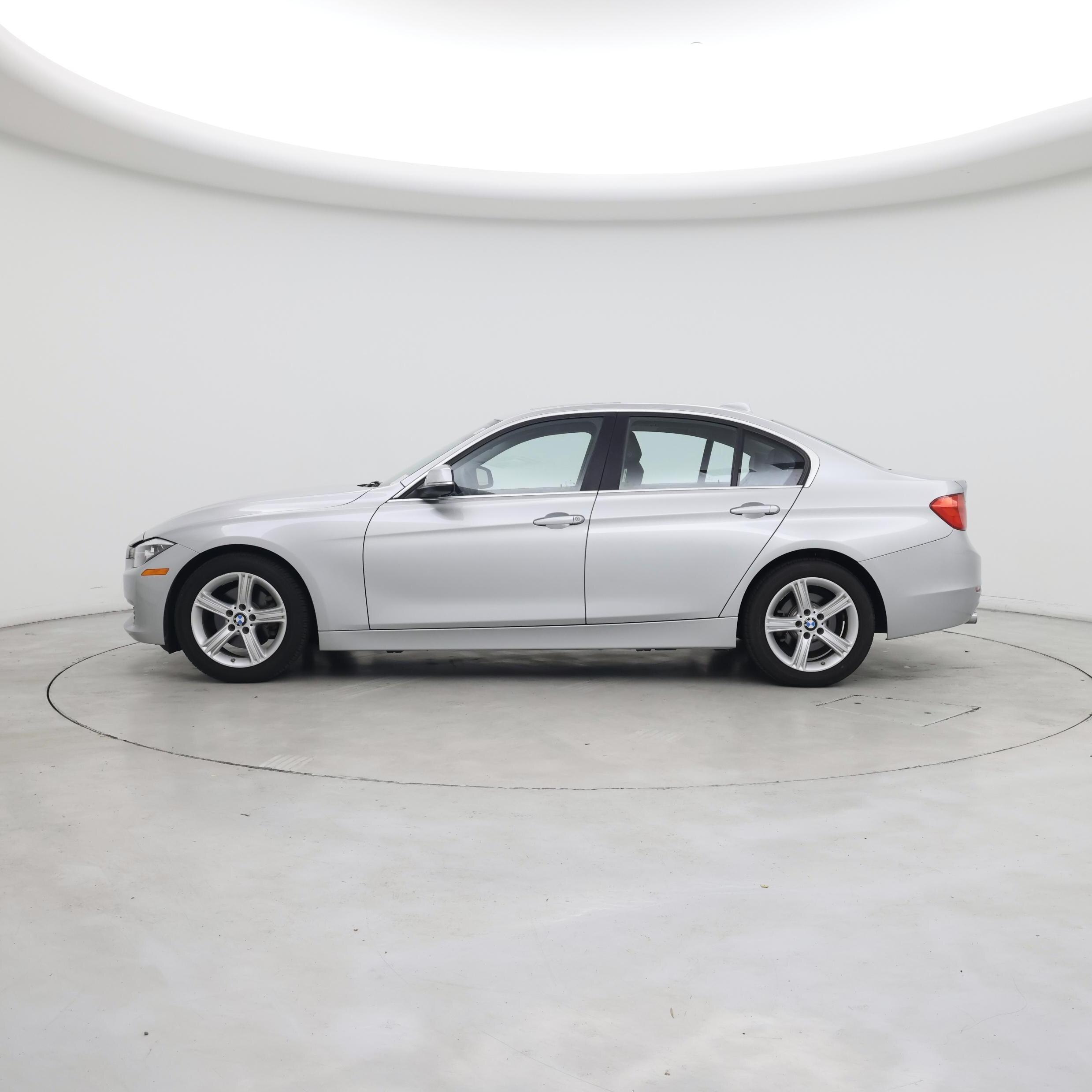 Thumbnail: 2015 BMW 3 Series - 3