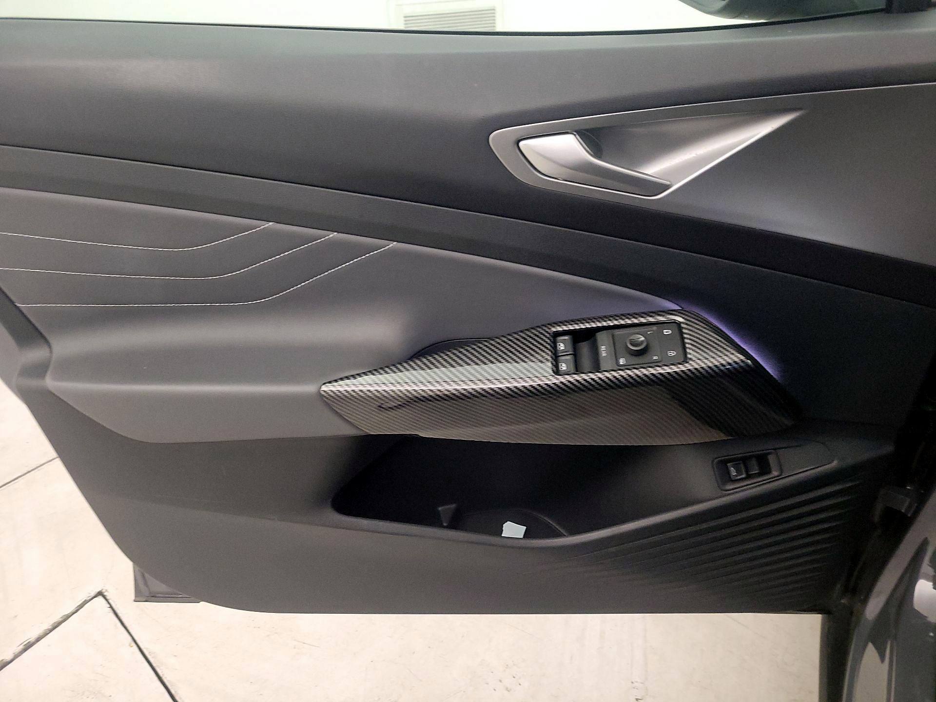 Thumbnail: 2023 Volkswagen ID.4 - 12