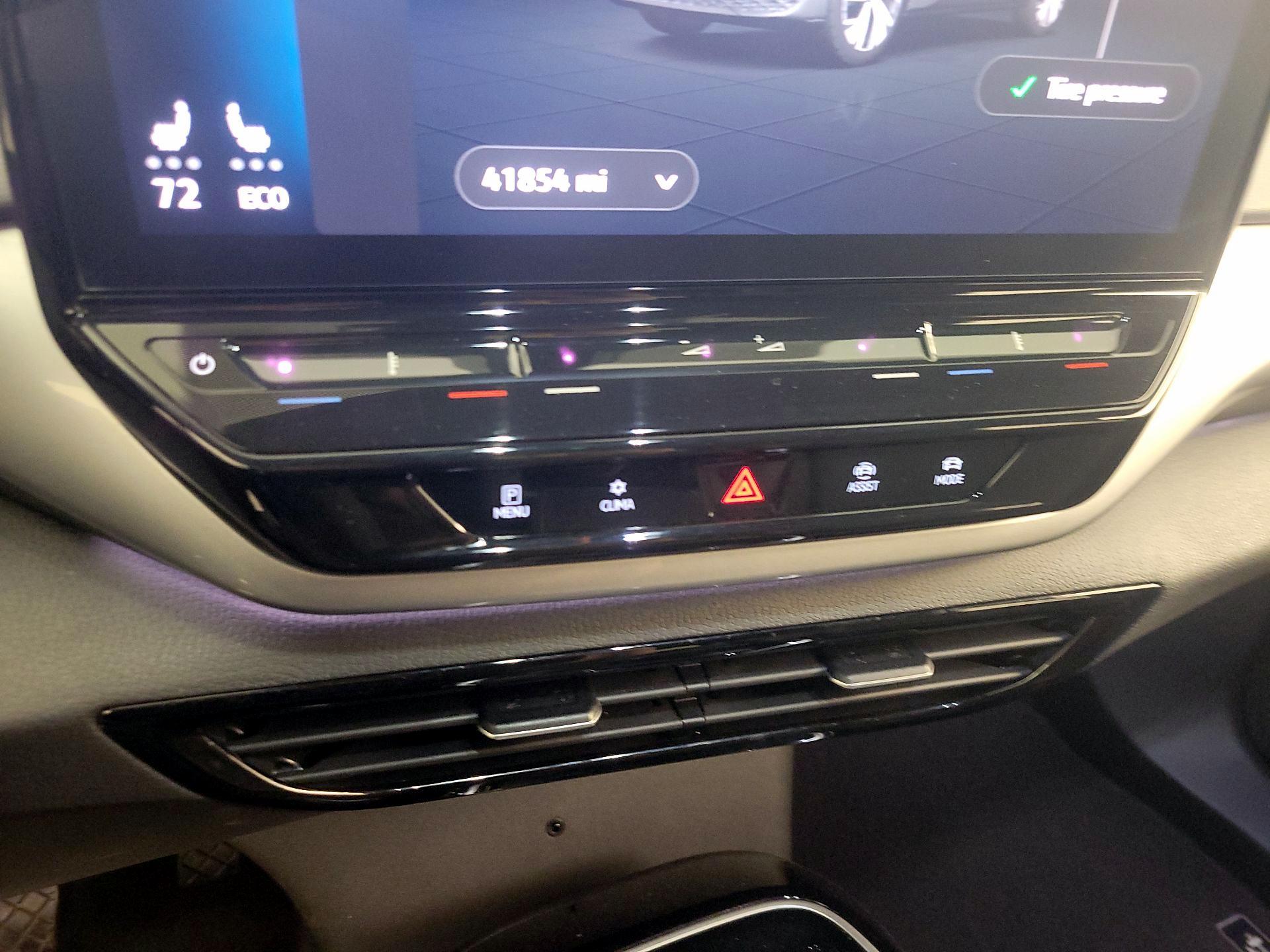 Thumbnail: 2023 Volkswagen ID.4 - 17