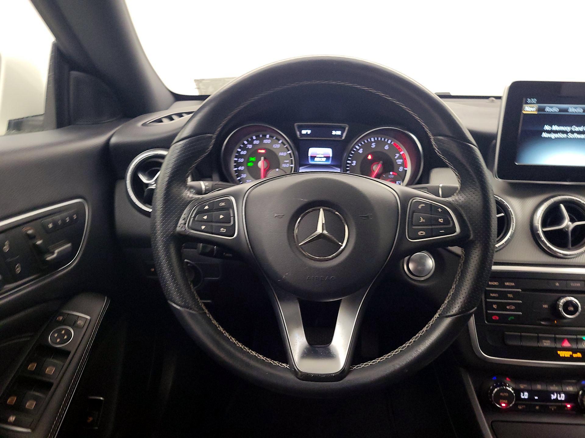 Thumbnail: 2016 Mercedes-Benz CLA - 10