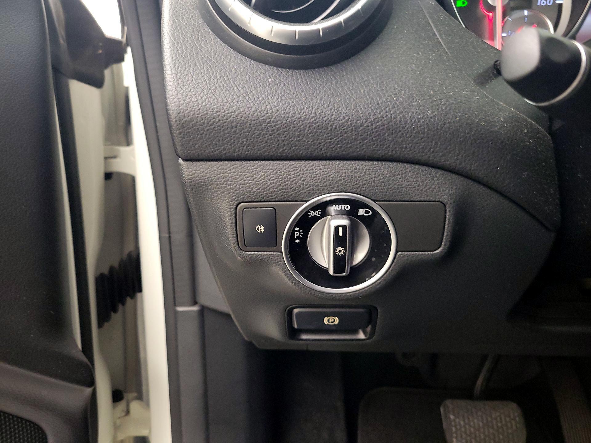 Thumbnail: 2016 Mercedes-Benz CLA - 13