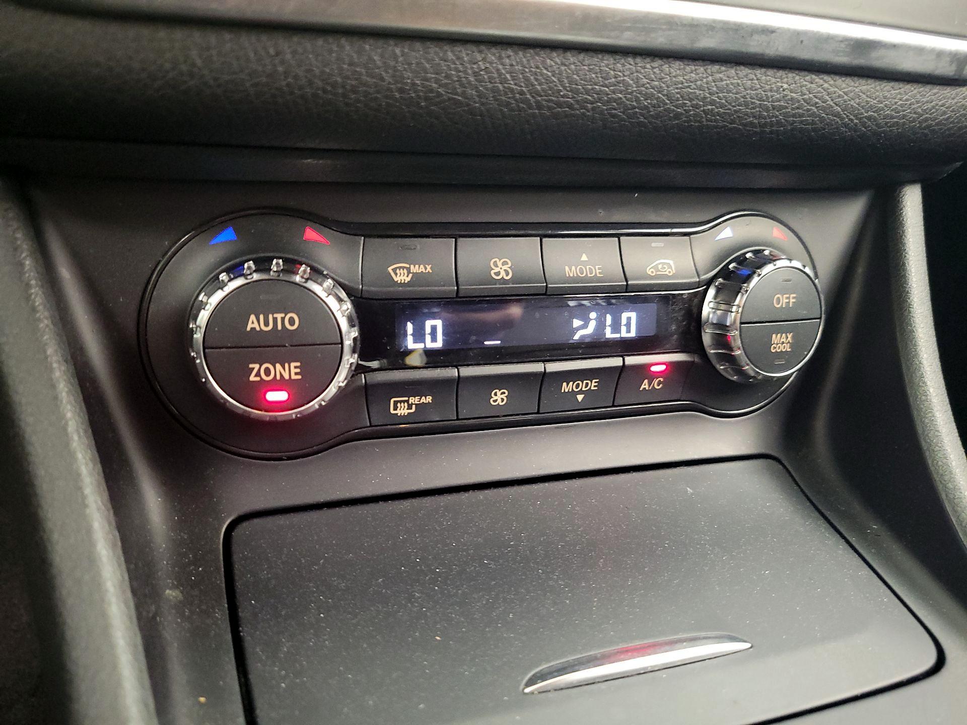 Thumbnail: 2016 Mercedes-Benz CLA - 16