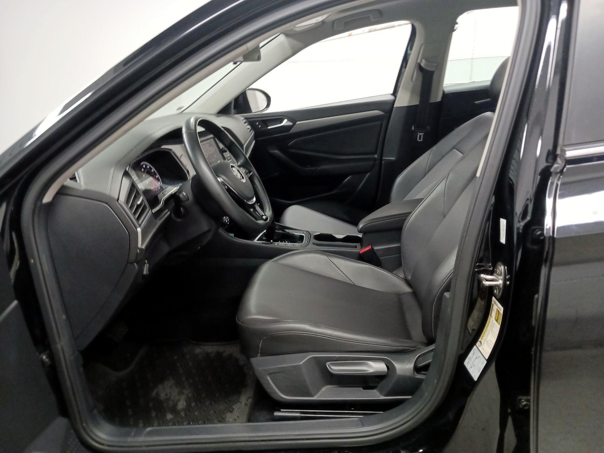 Thumbnail: 2020 Volkswagen Jetta - 9