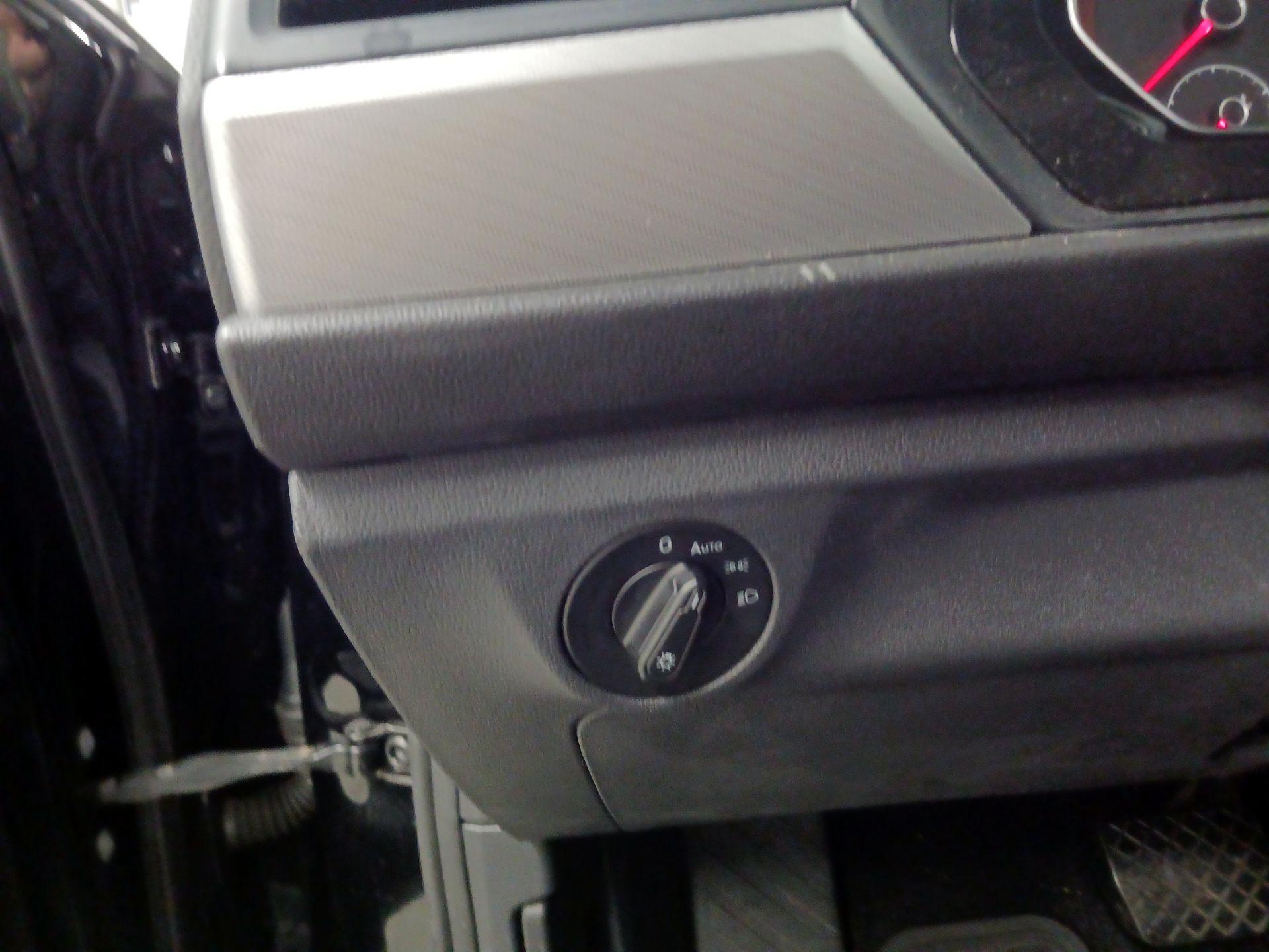 Thumbnail: 2020 Volkswagen Jetta - 11