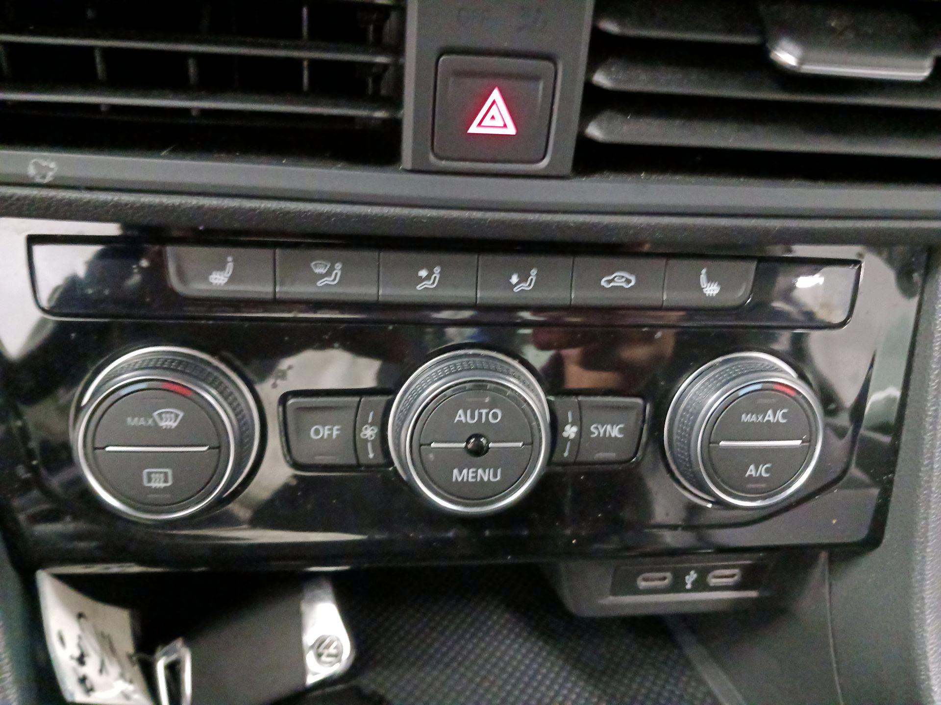 Thumbnail: 2020 Volkswagen Jetta - 14