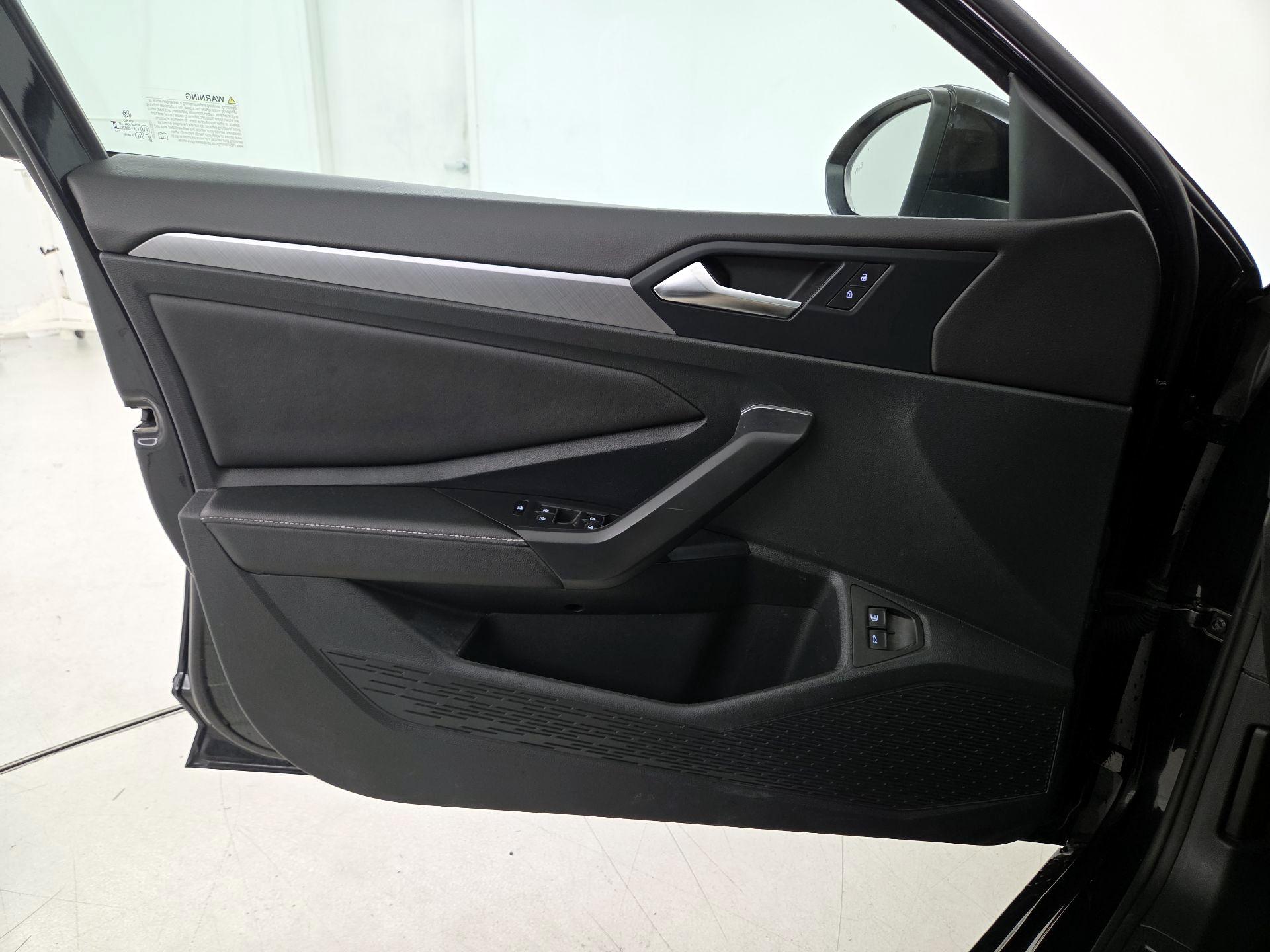 Thumbnail: 2024 Volkswagen Jetta - 12