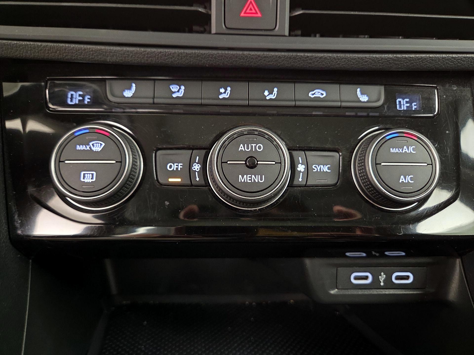 Thumbnail: 2024 Volkswagen Jetta - 16