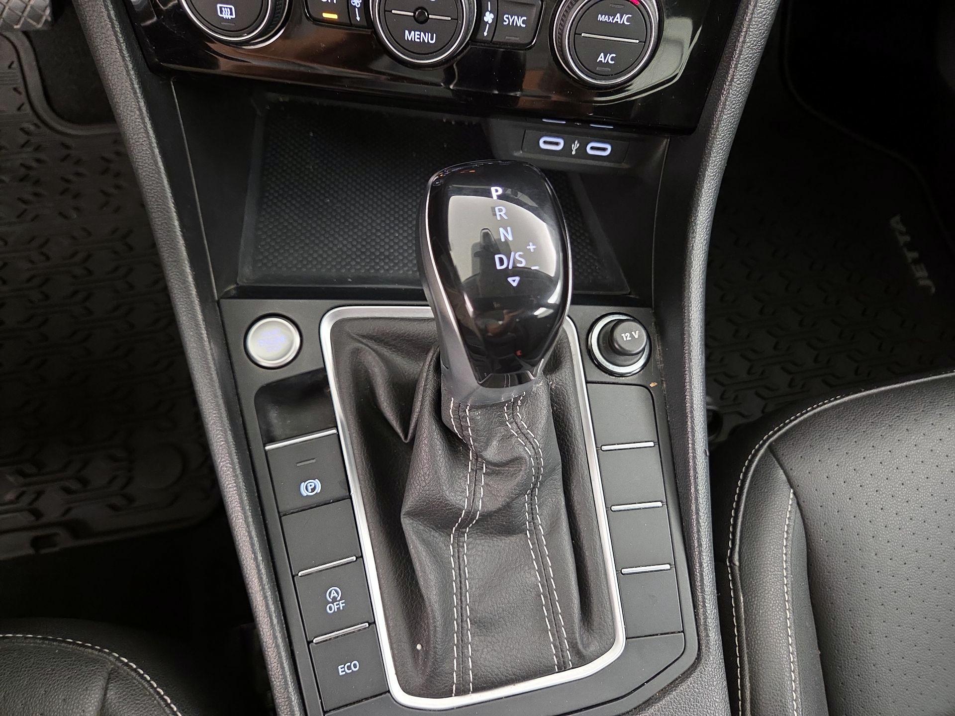 Thumbnail: 2024 Volkswagen Jetta - 17