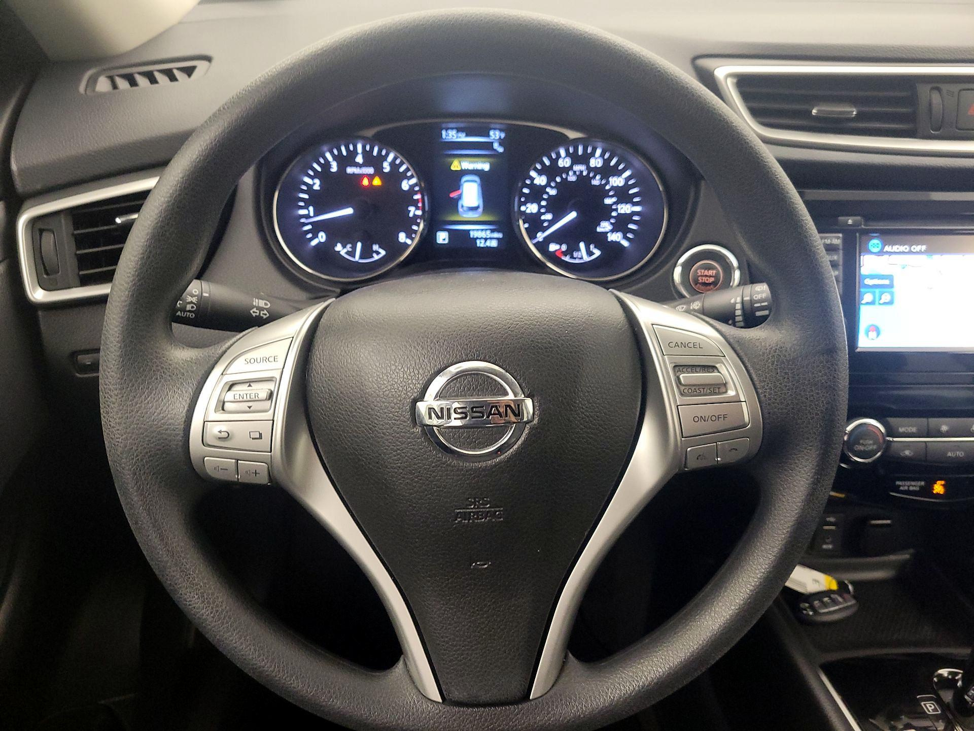 Thumbnail: 2016 Nissan Rogue - 10