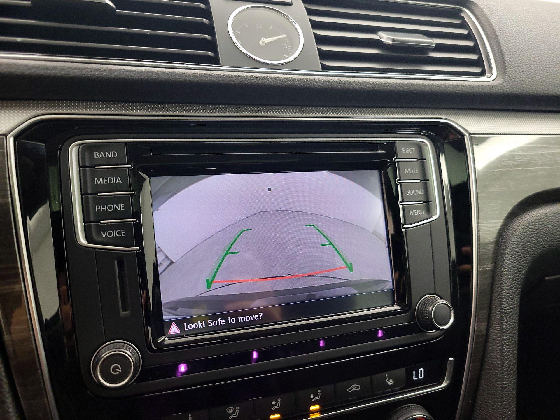 Thumbnail: 2017 Volkswagen Passat - 14