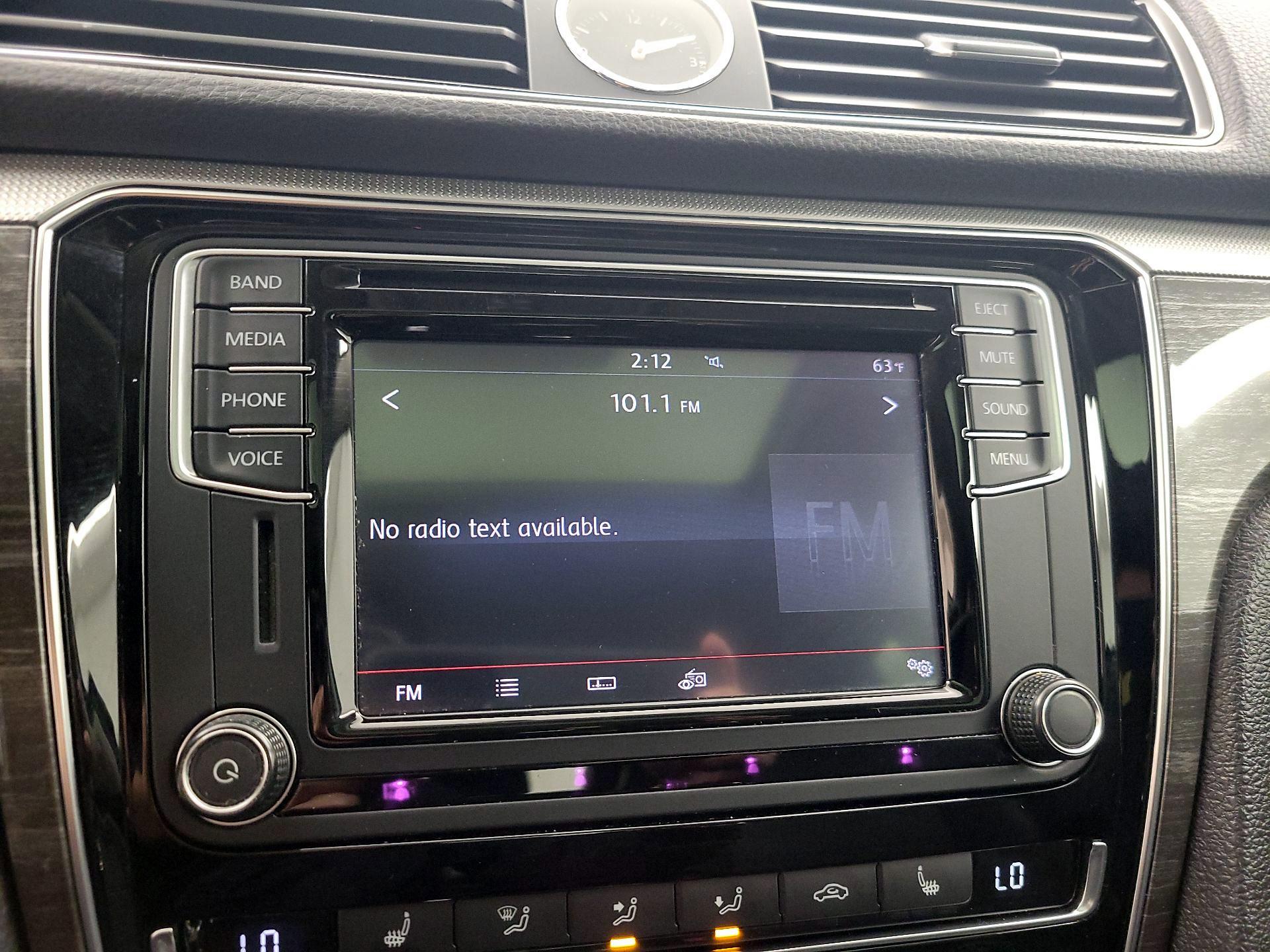 Thumbnail: 2017 Volkswagen Passat - 15