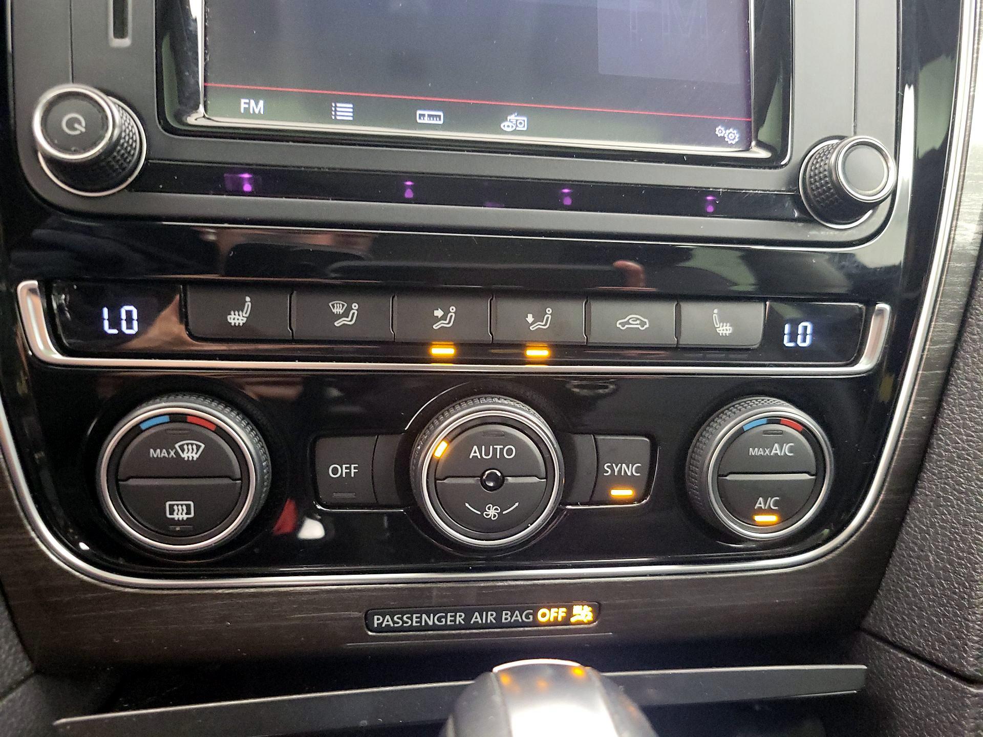 Thumbnail: 2017 Volkswagen Passat - 16