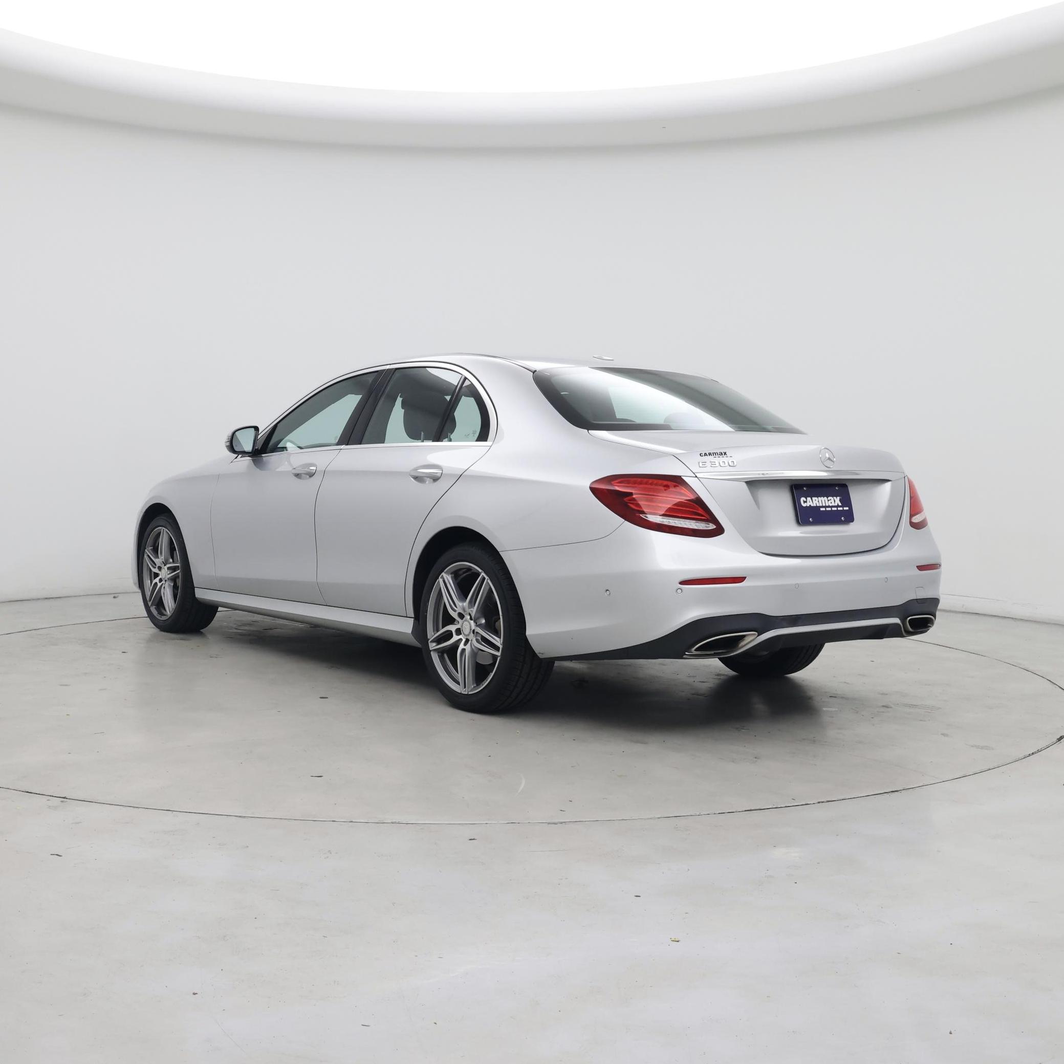 Thumbnail: 2017 Mercedes-Benz E-Class - 2